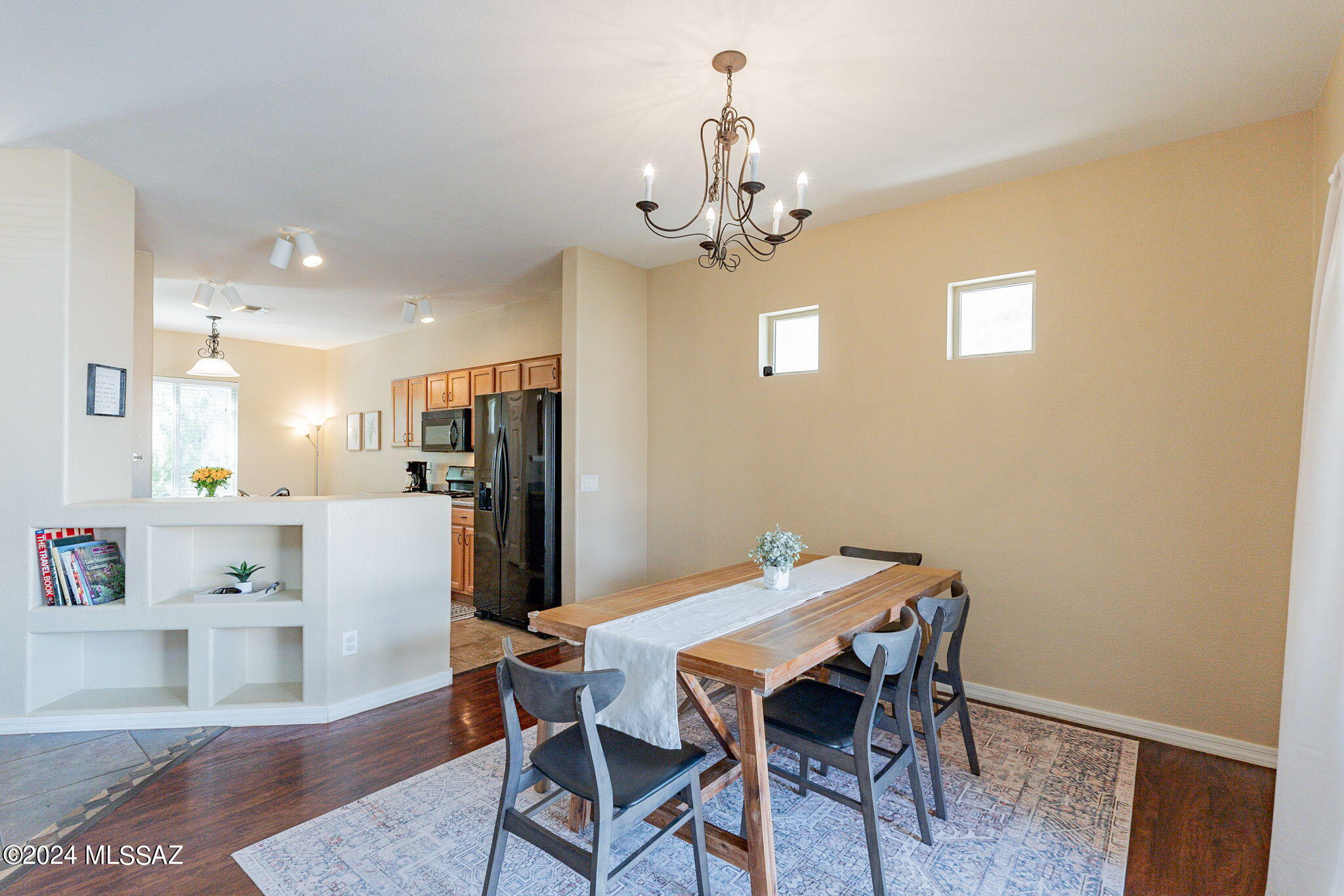 132 W Camino Rio Chiquito