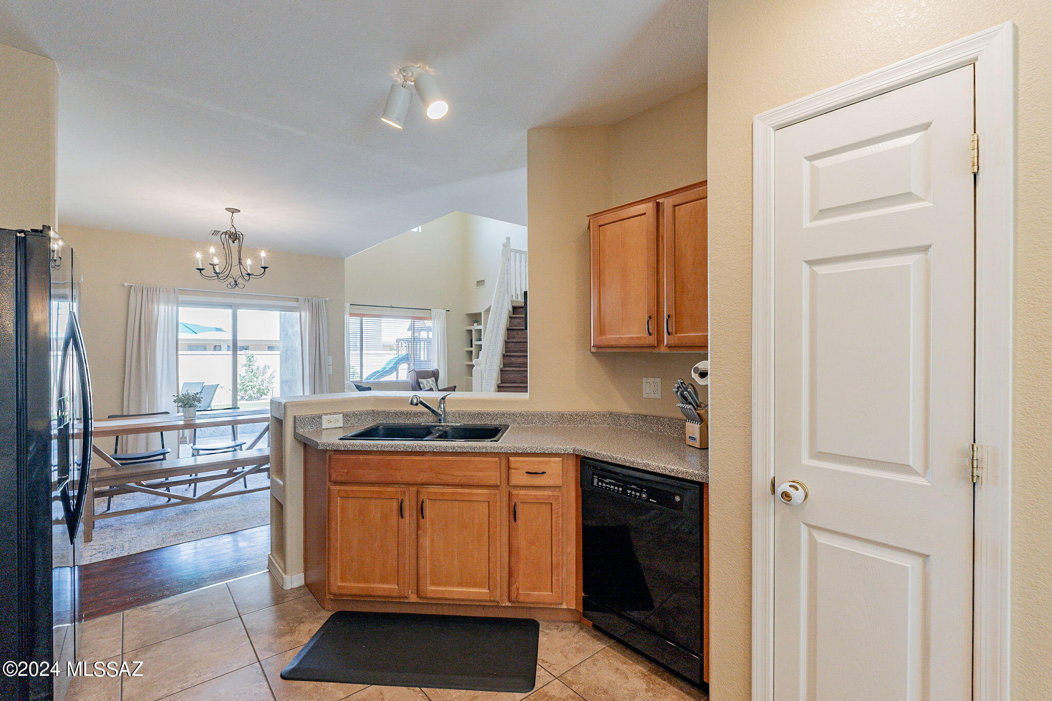 132 W Camino Rio Chiquito