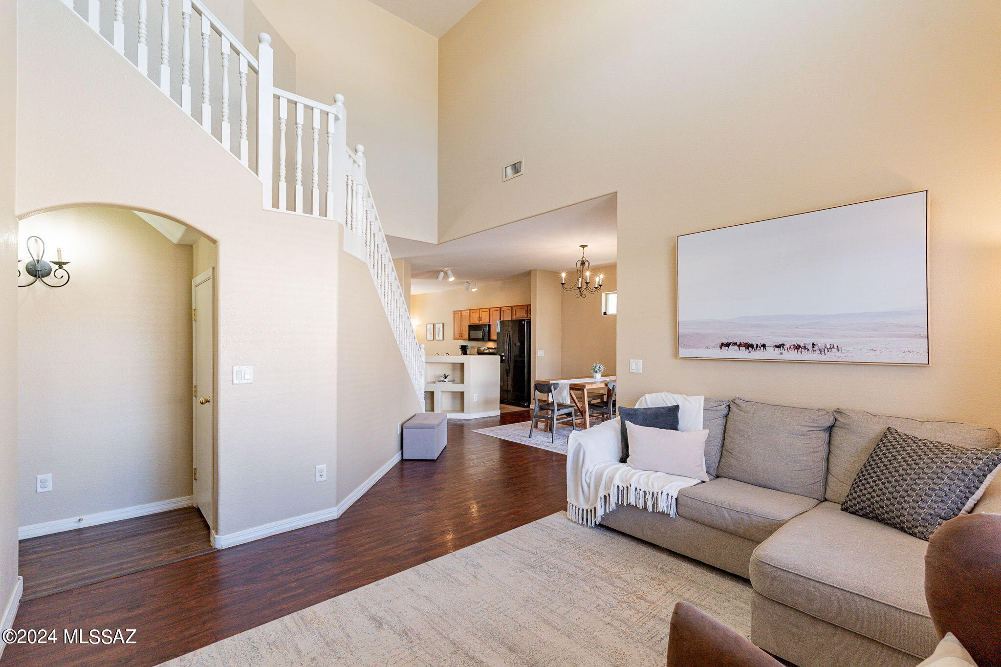 132 W Camino Rio Chiquito