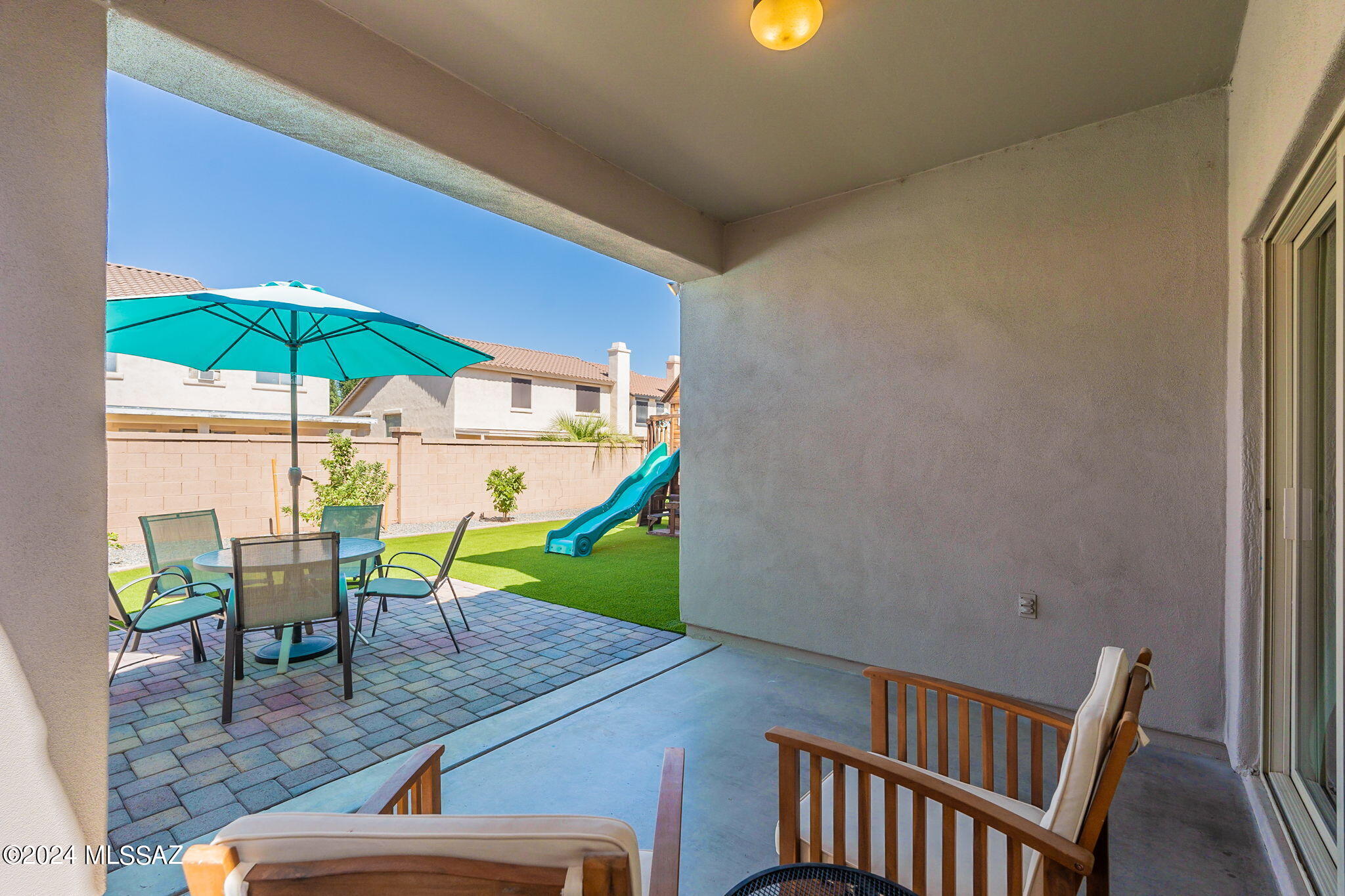 132 W Camino Rio Chiquito