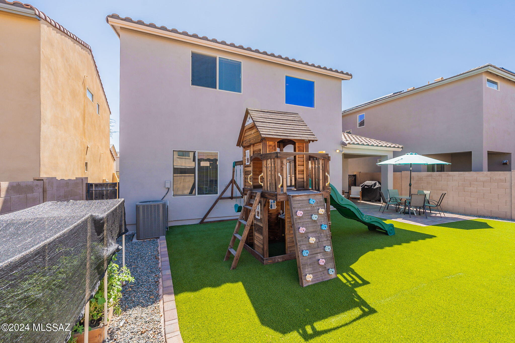 132 W Camino Rio Chiquito