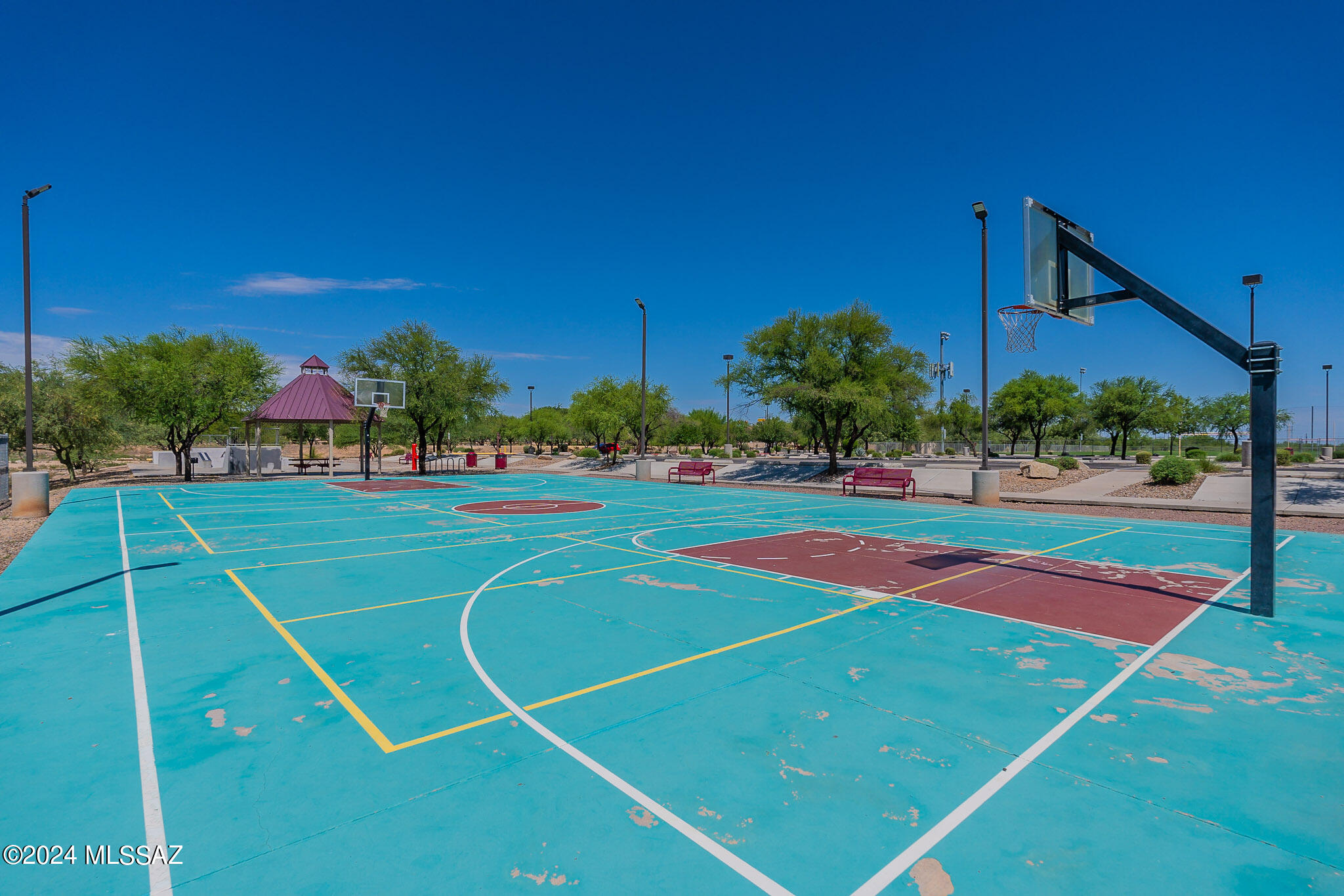 132 W Camino Rio Chiquito