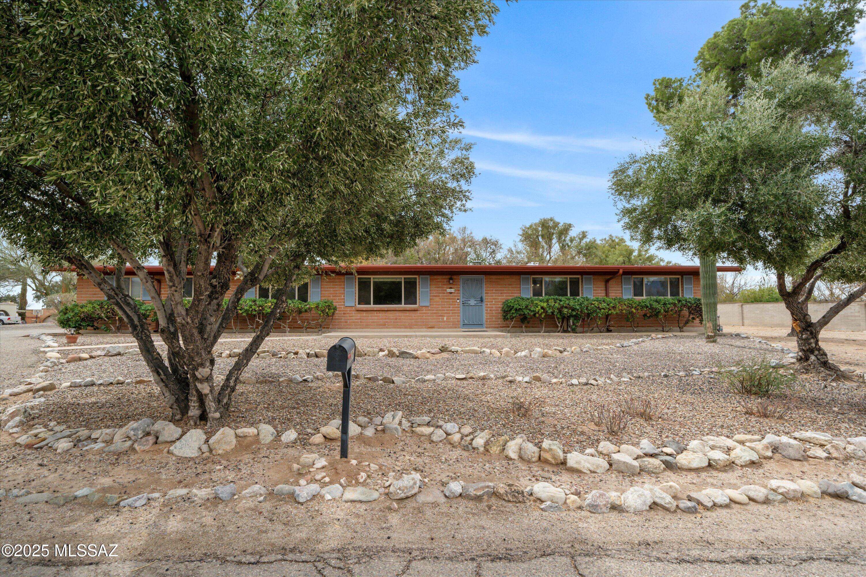 8260 E Rivenoak Drive