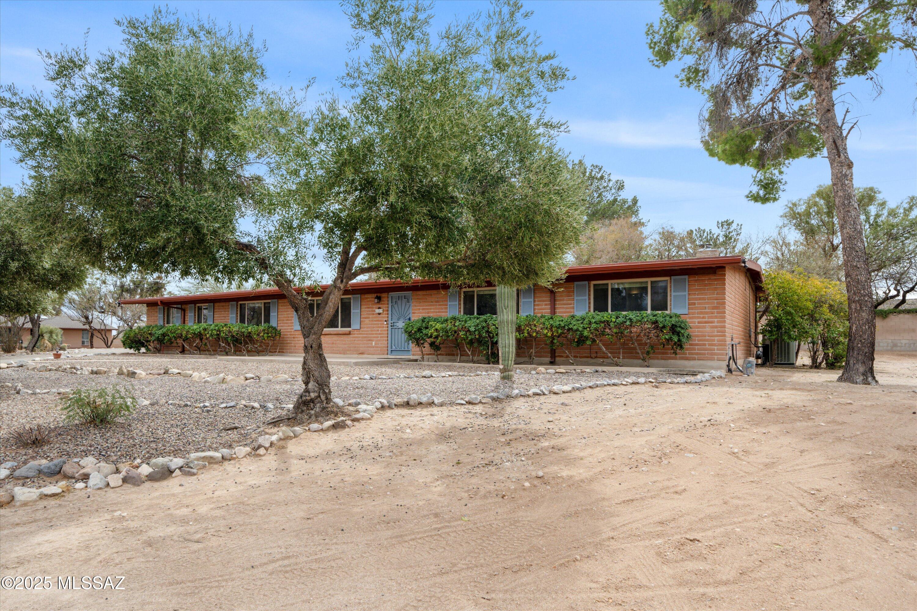 8260 E Rivenoak Drive