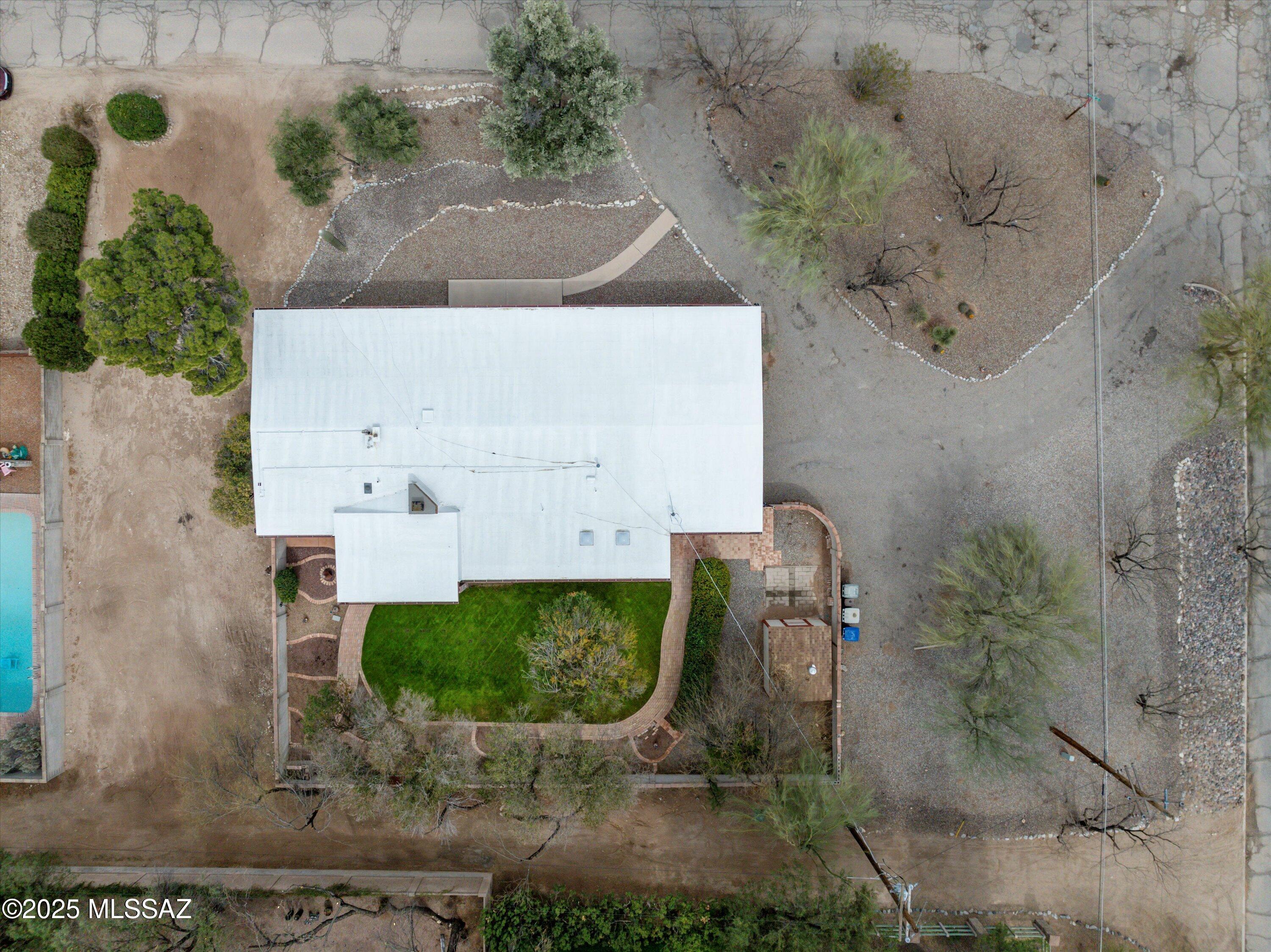 8260 E Rivenoak Drive