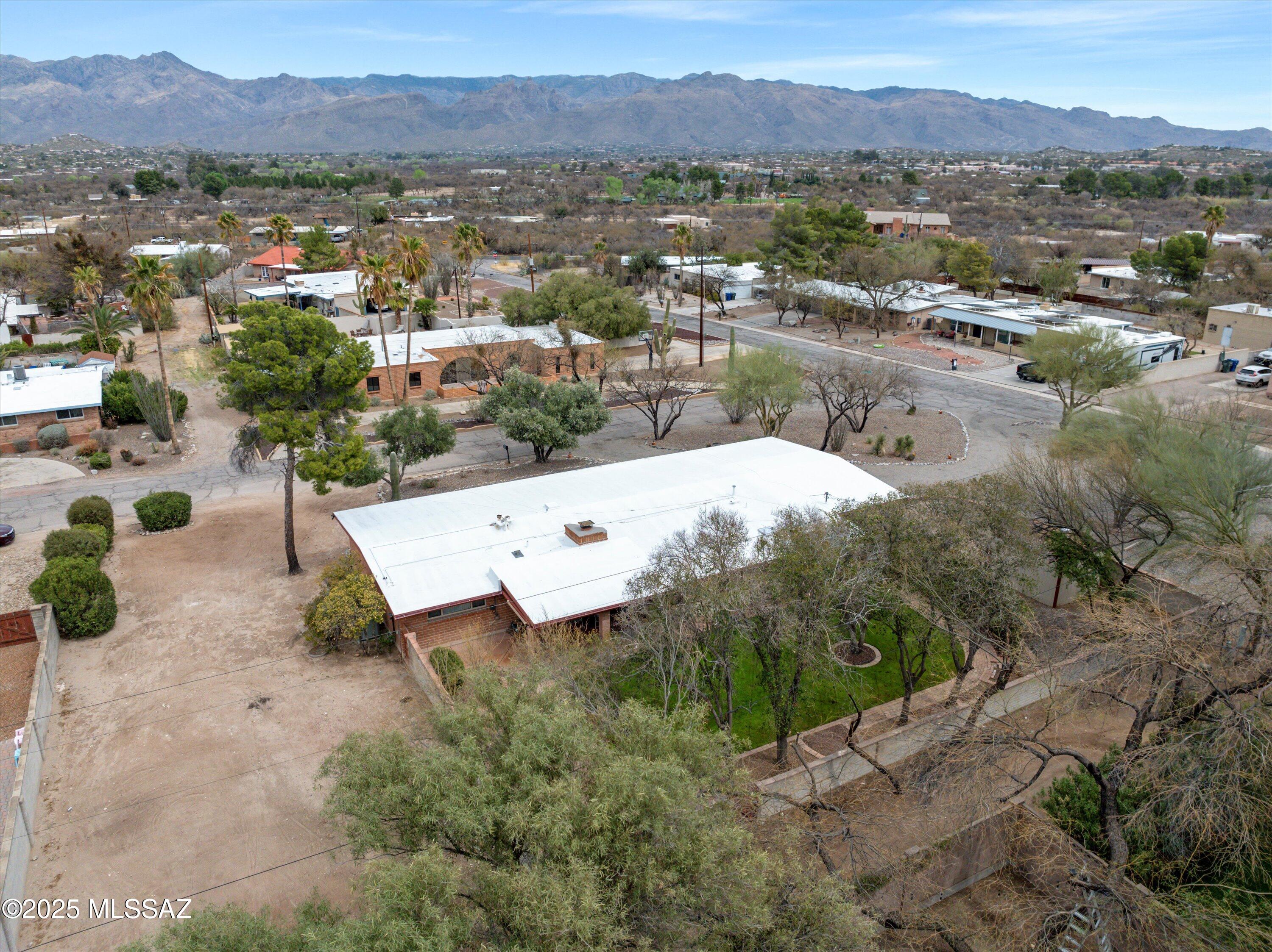 8260 E Rivenoak Drive