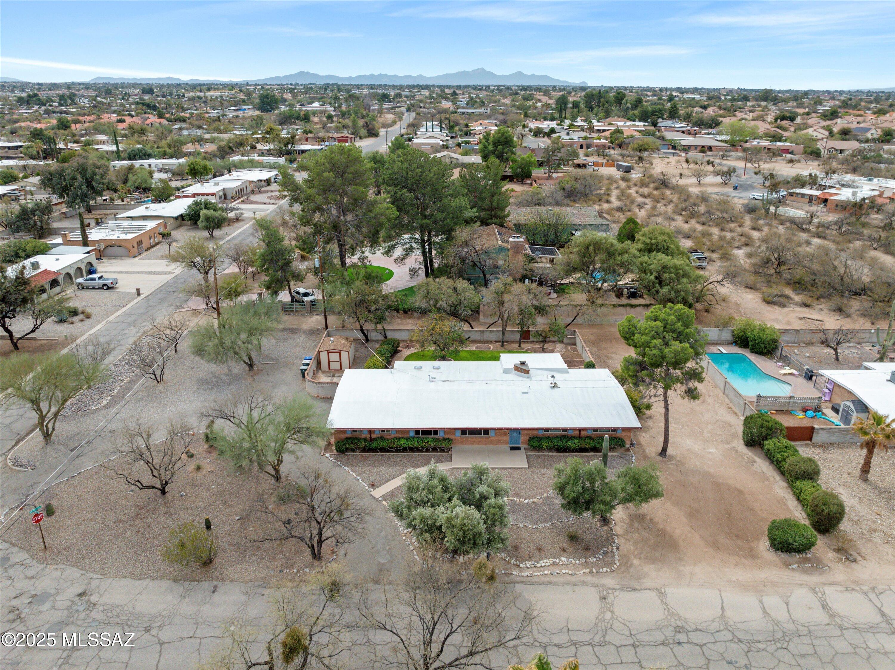 8260 E Rivenoak Drive