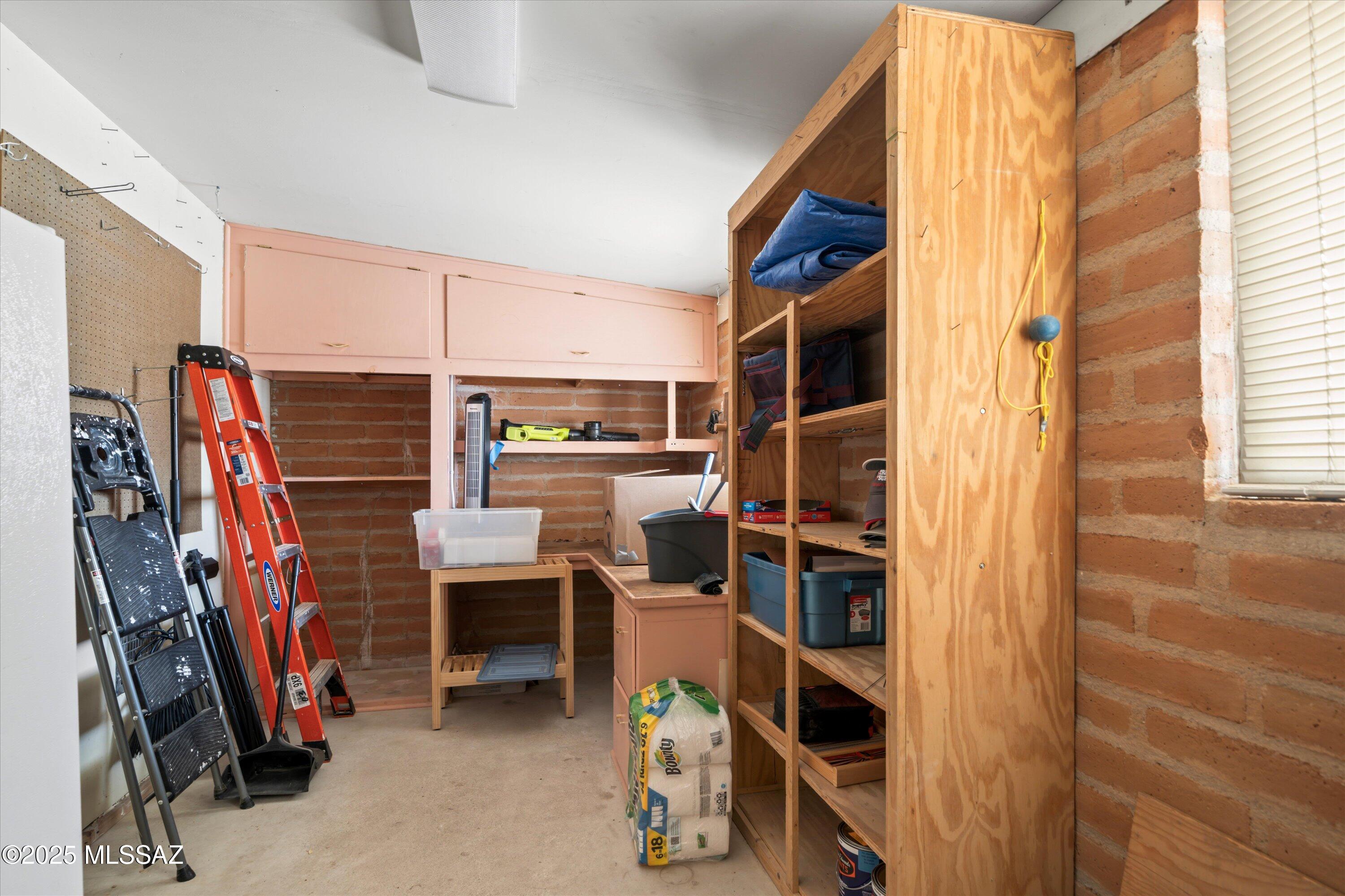 8260 E Rivenoak Drive