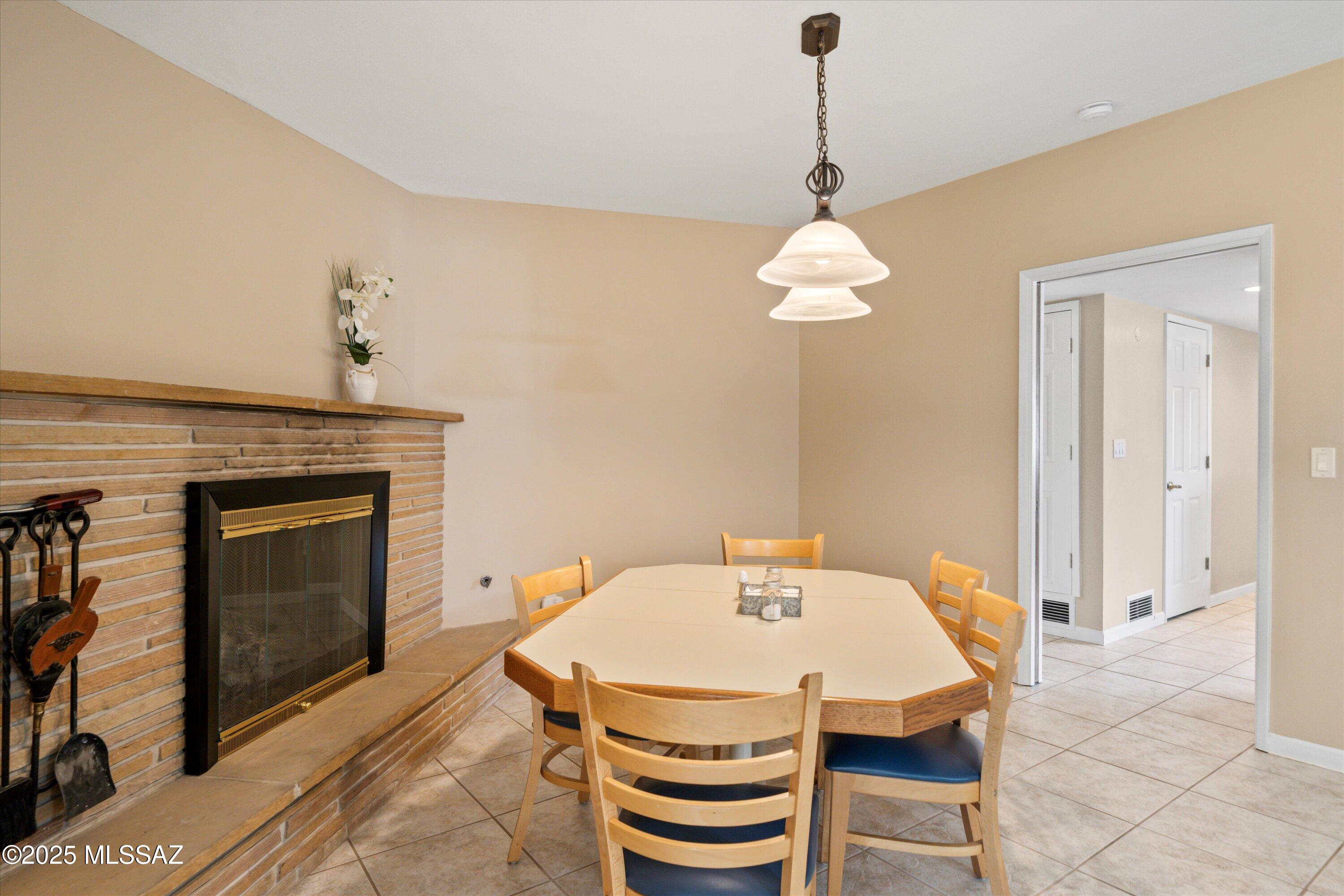 8260 E Rivenoak Drive