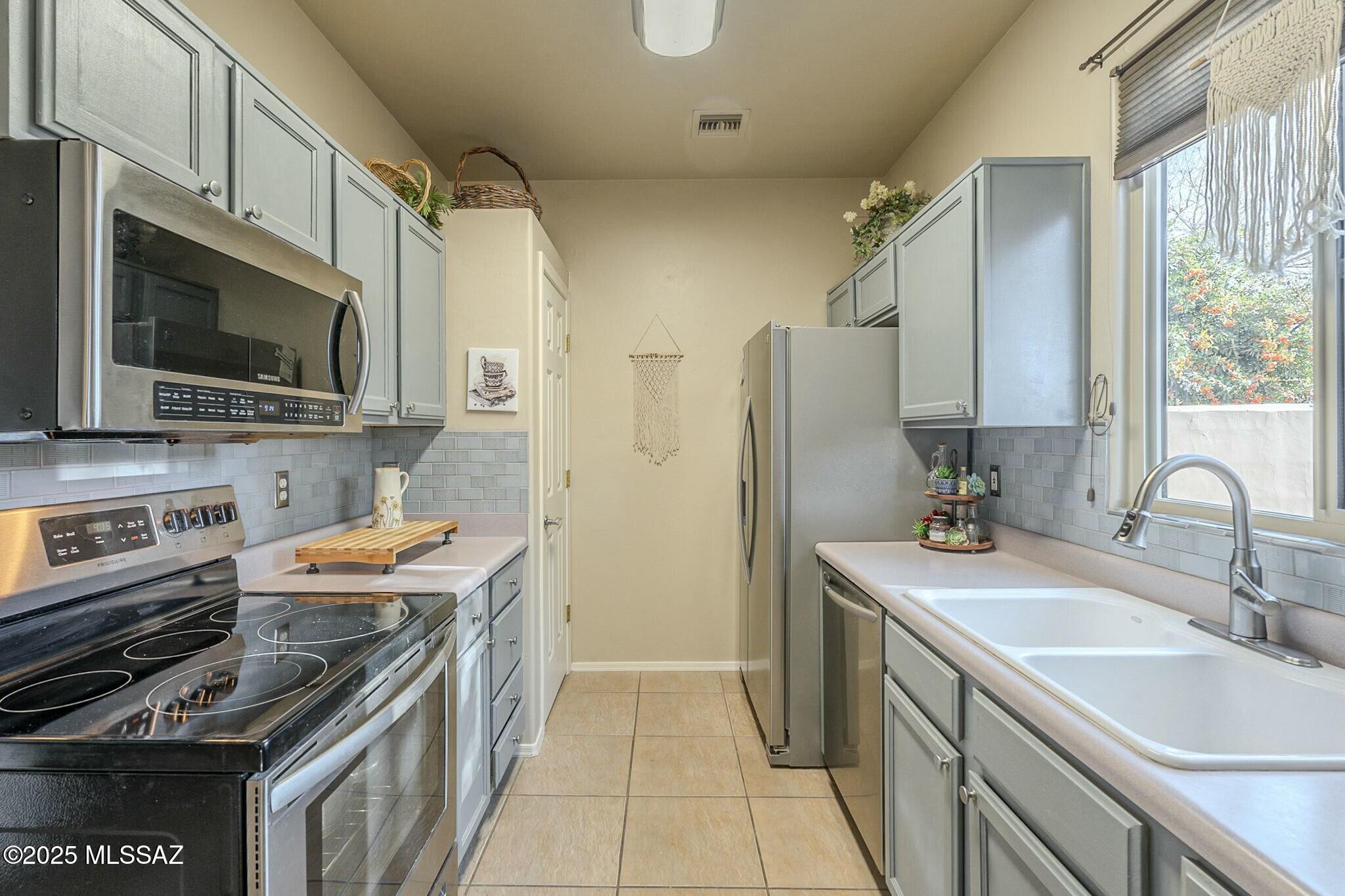 3765 S Calle Rambles