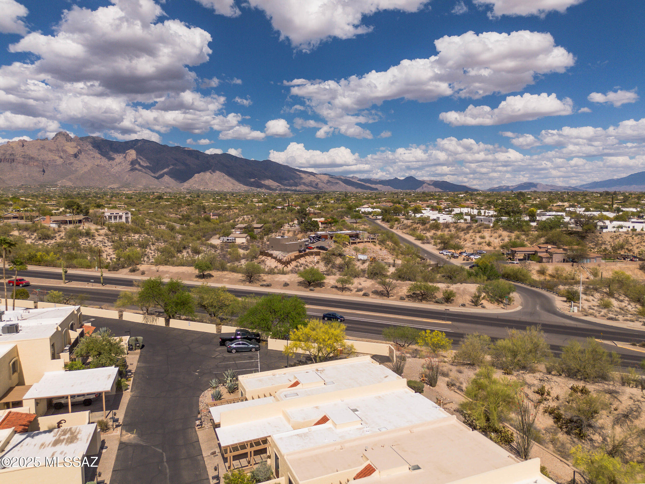 5148 N Avenida Primera