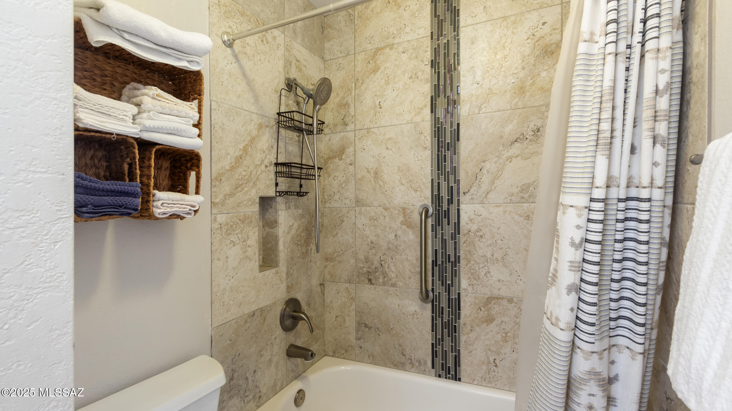 5148 N Avenida Primera
