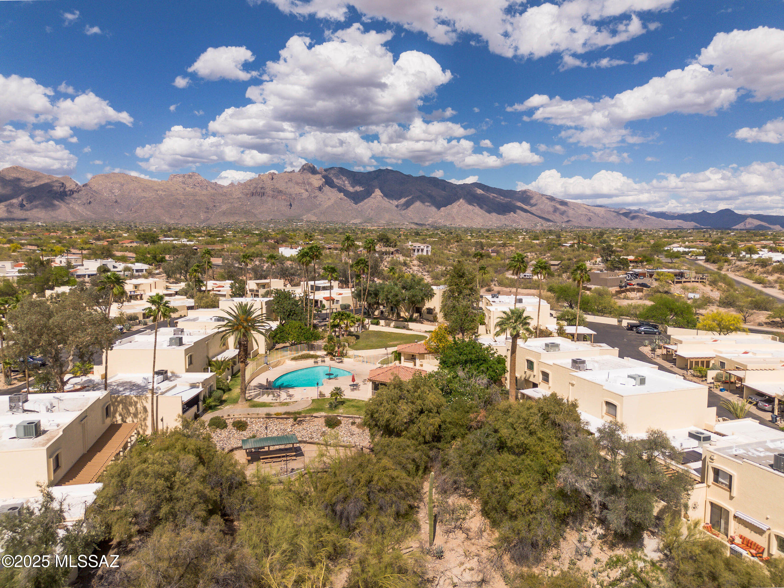 5148 N Avenida Primera
