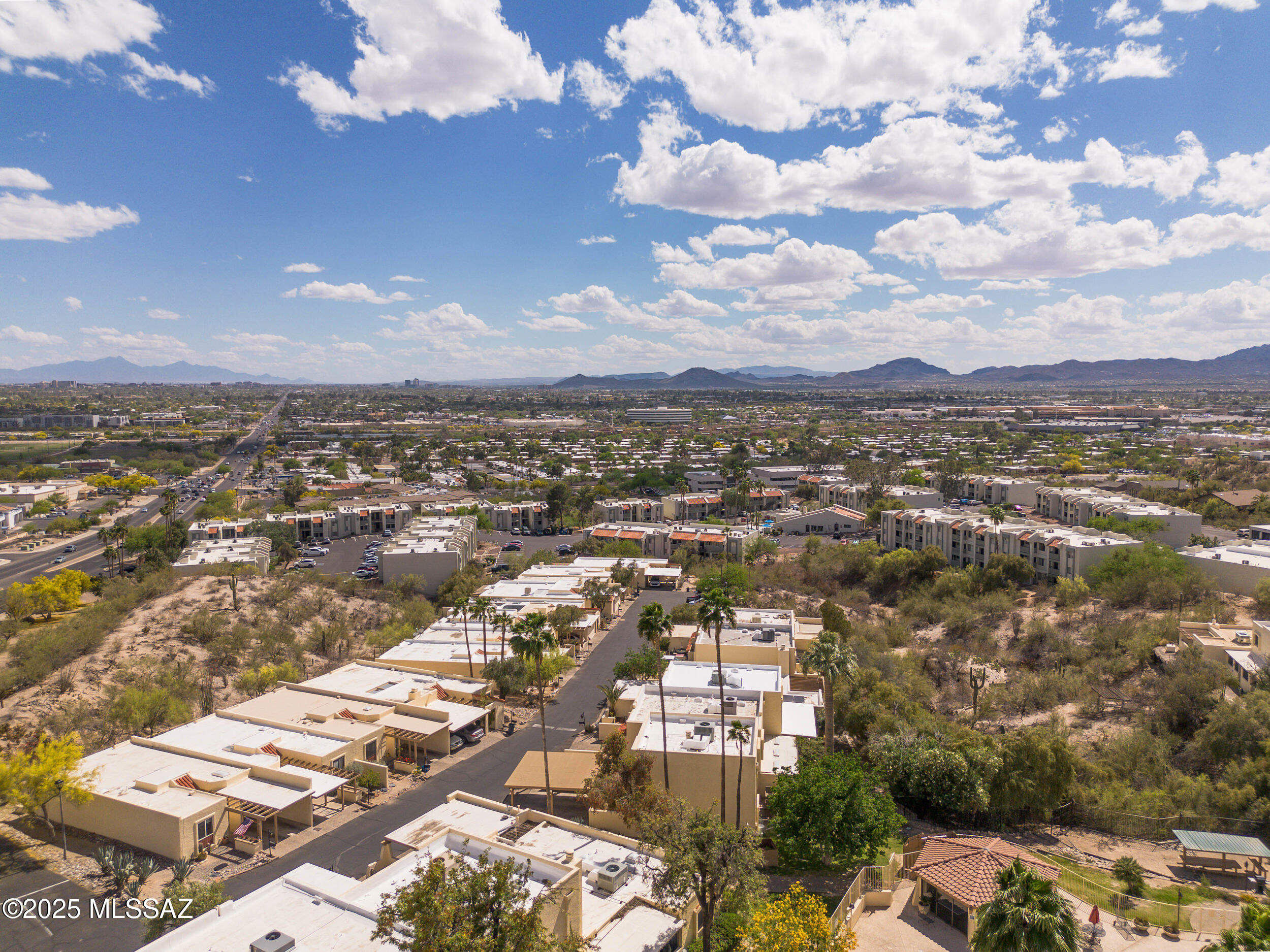 5148 N Avenida Primera