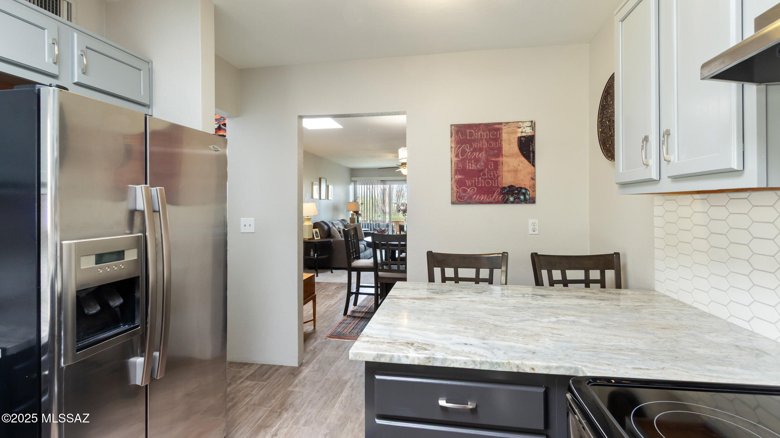 5148 N Avenida Primera