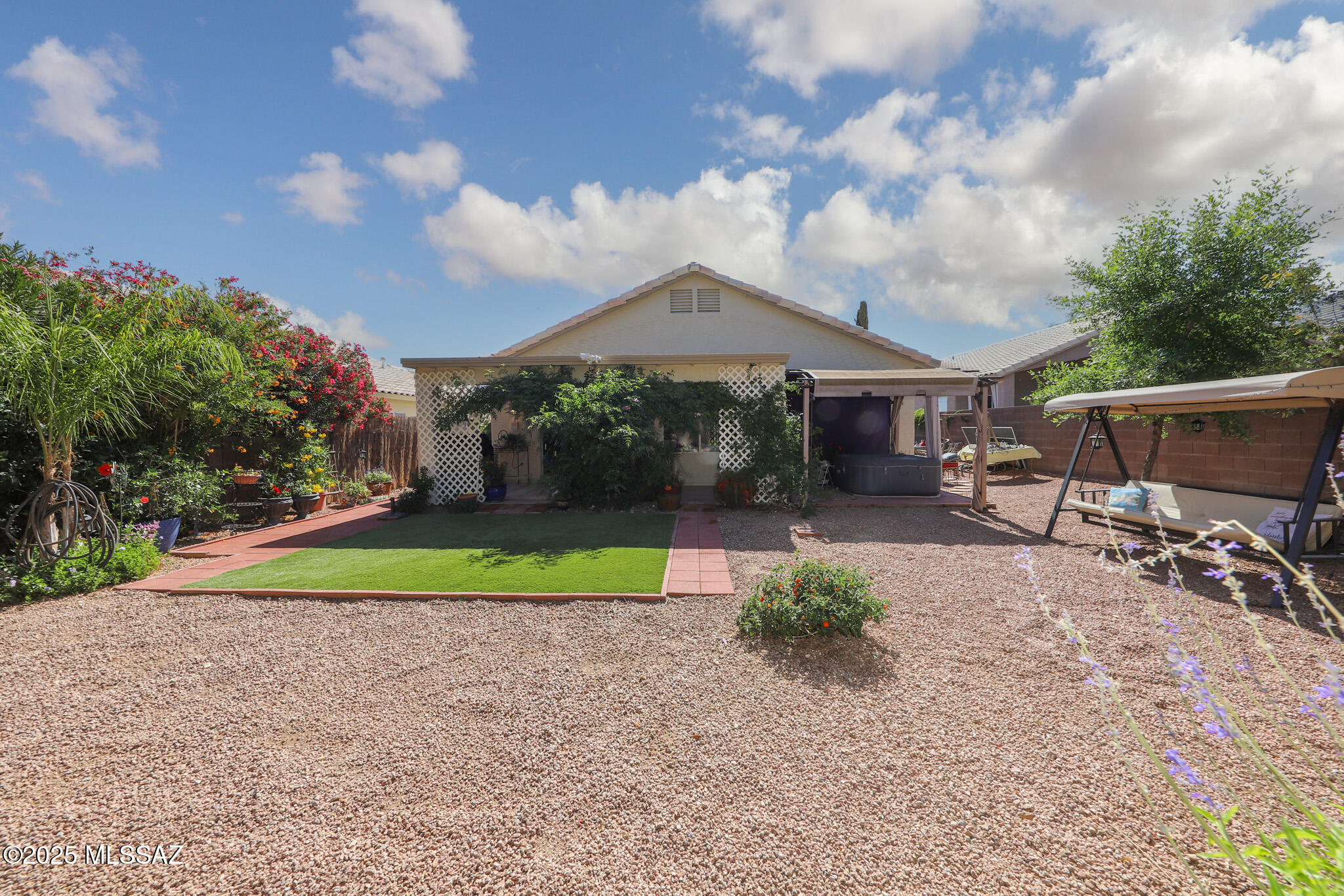 216 S London Station Road