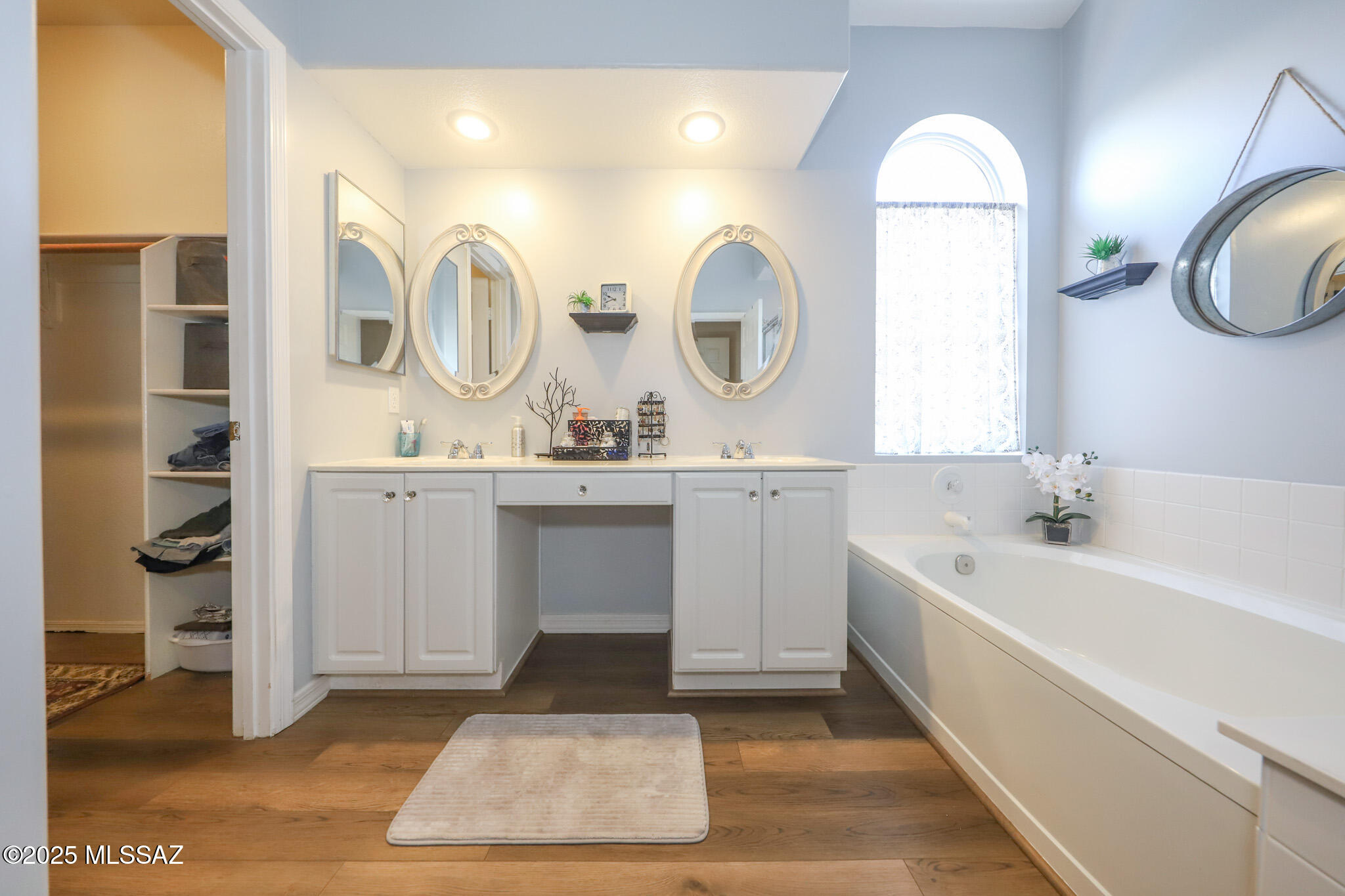 216 S London Station Road