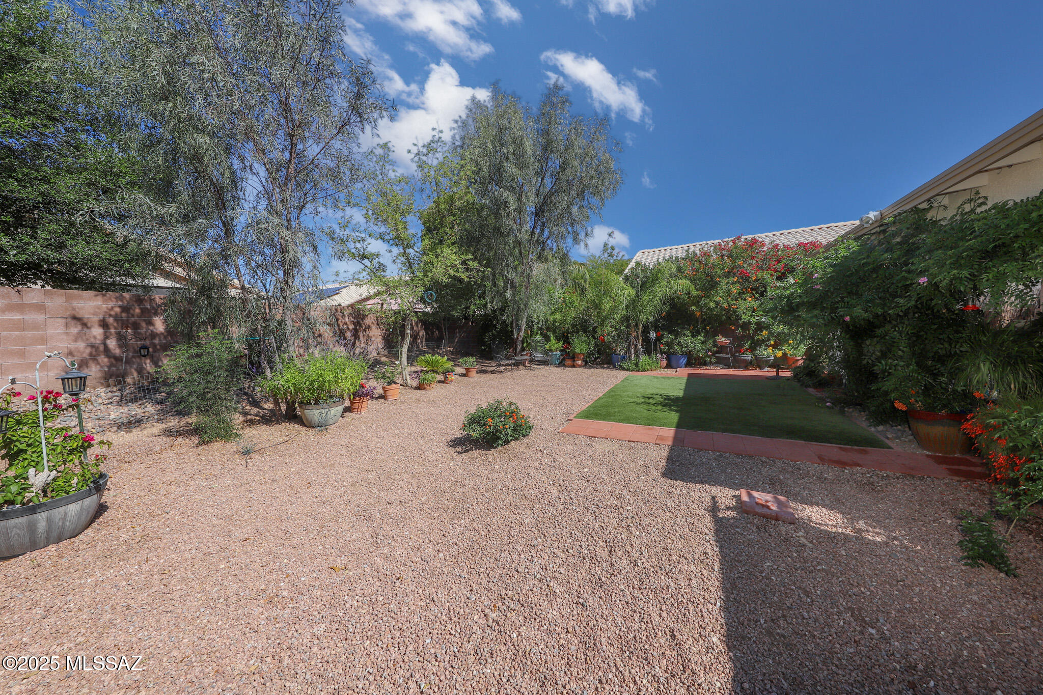 216 S London Station Road