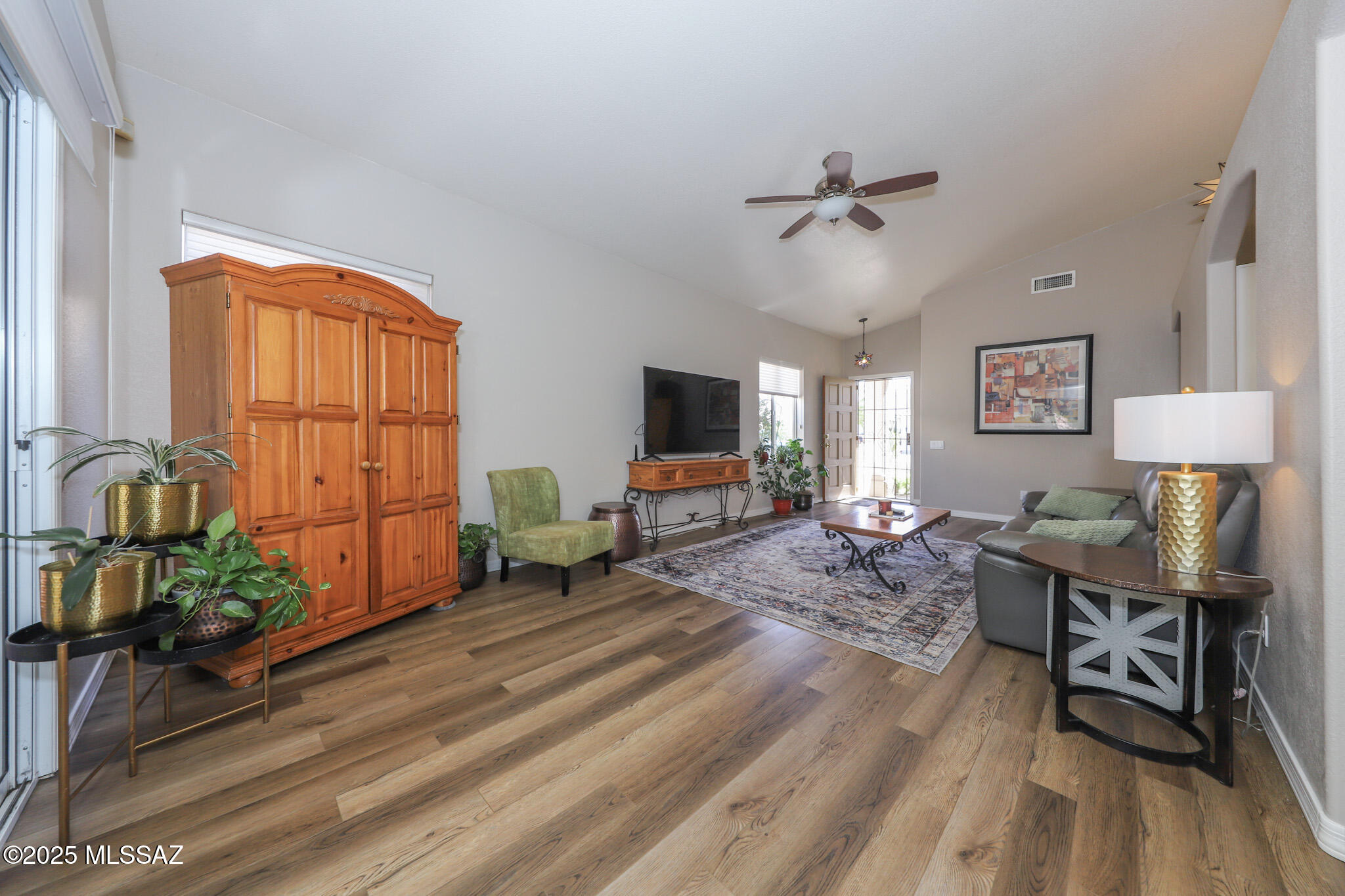 216 S London Station Road