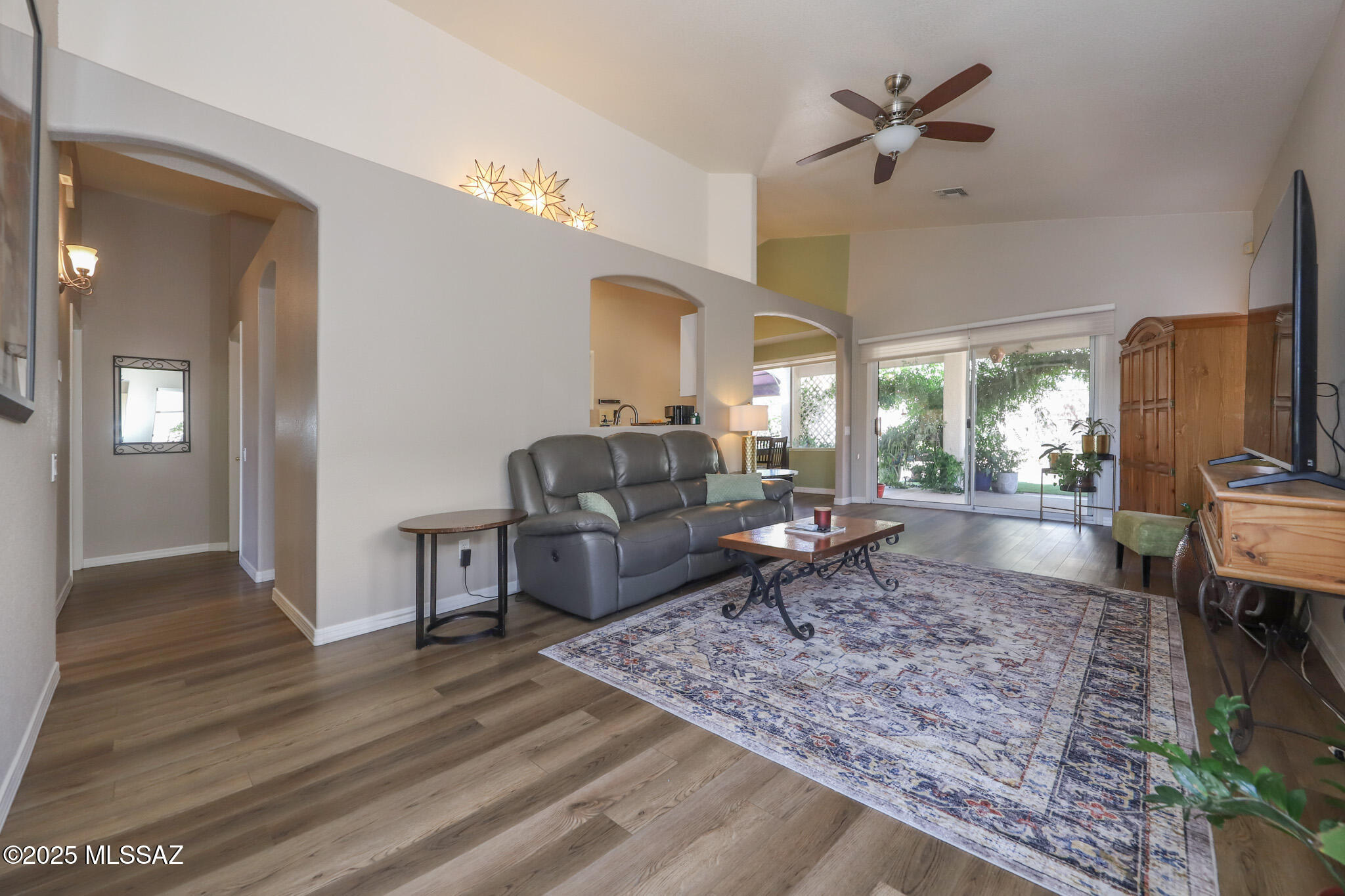 216 S London Station Road