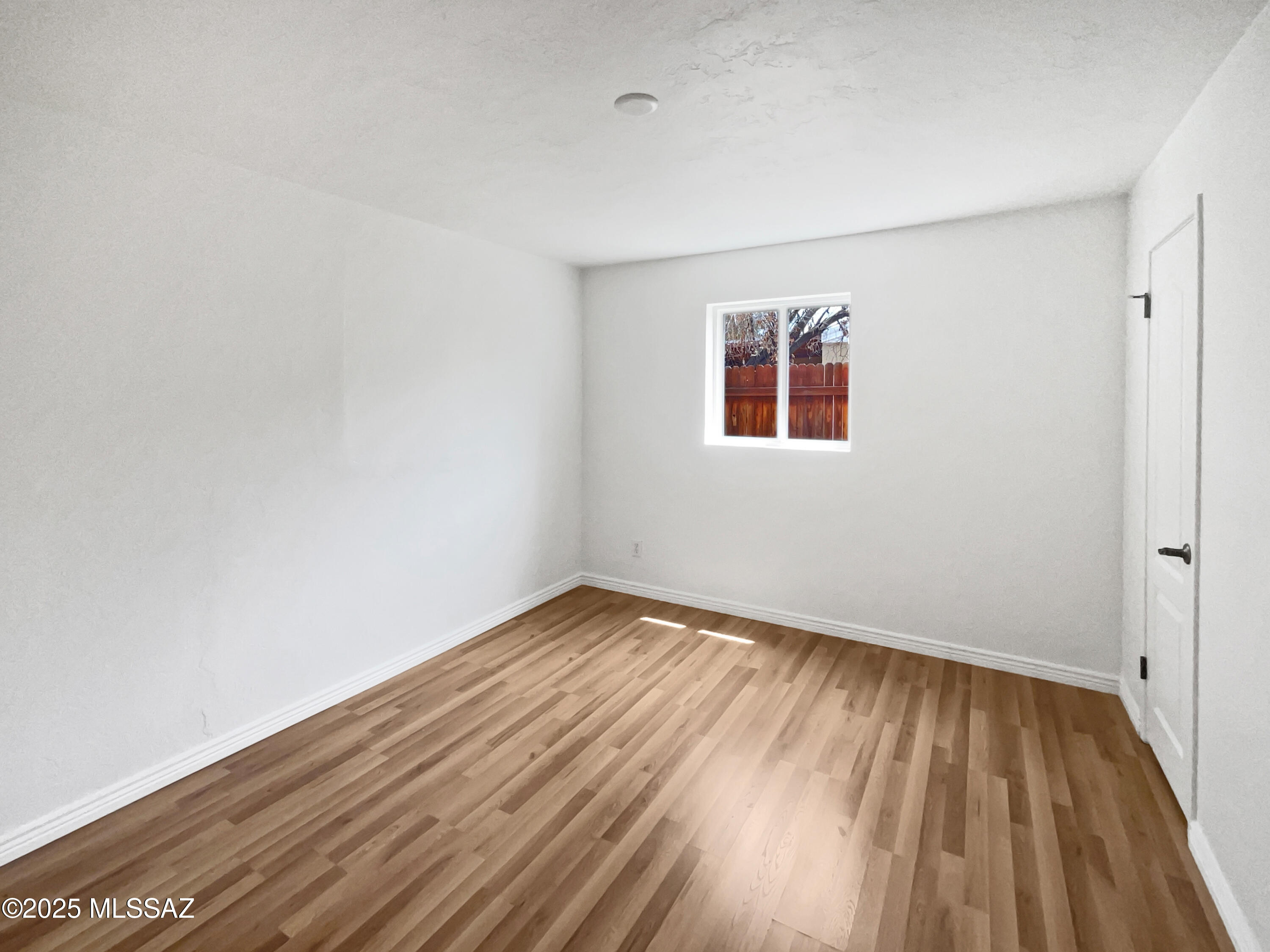 4813 E Seneca Street