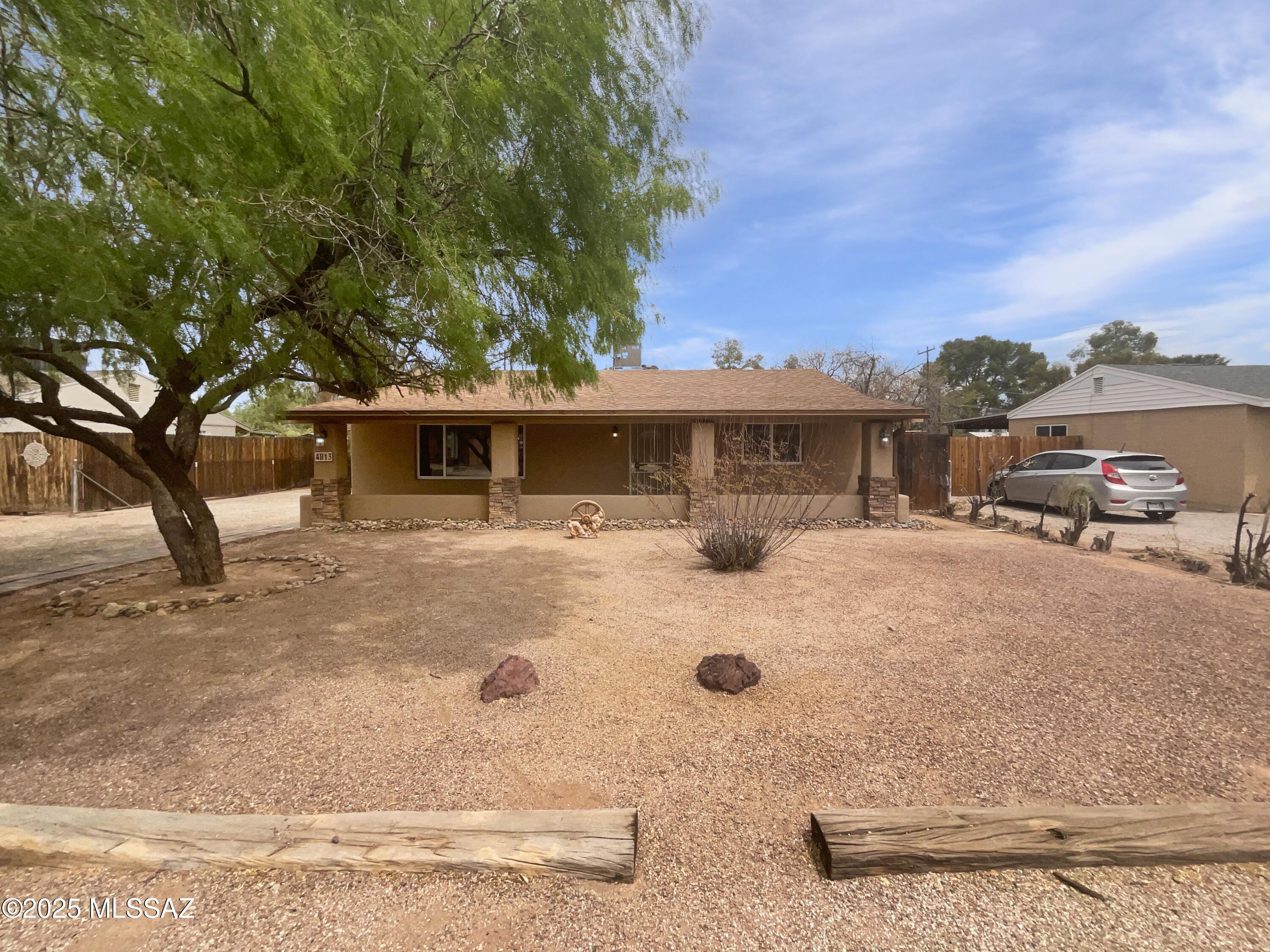 4813 E Seneca Street