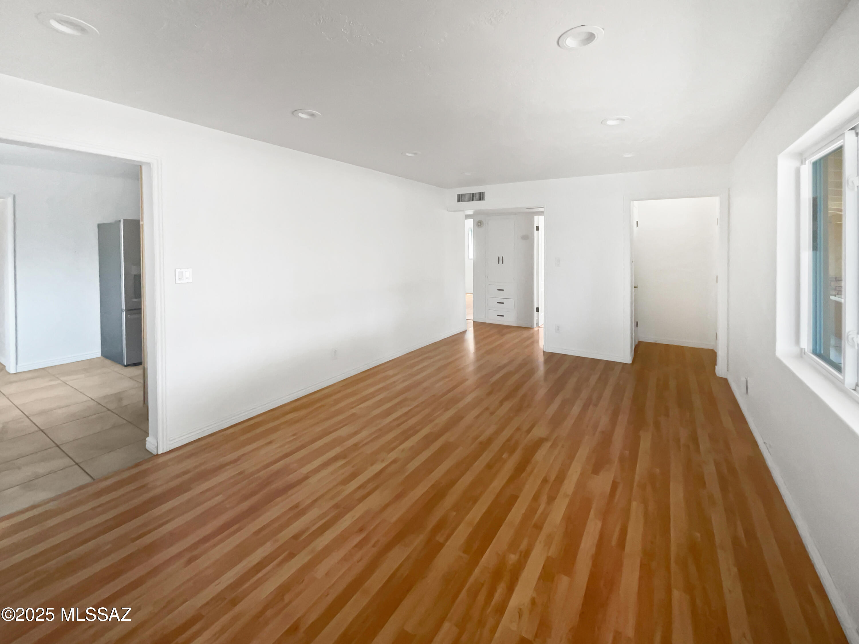 4813 E Seneca Street