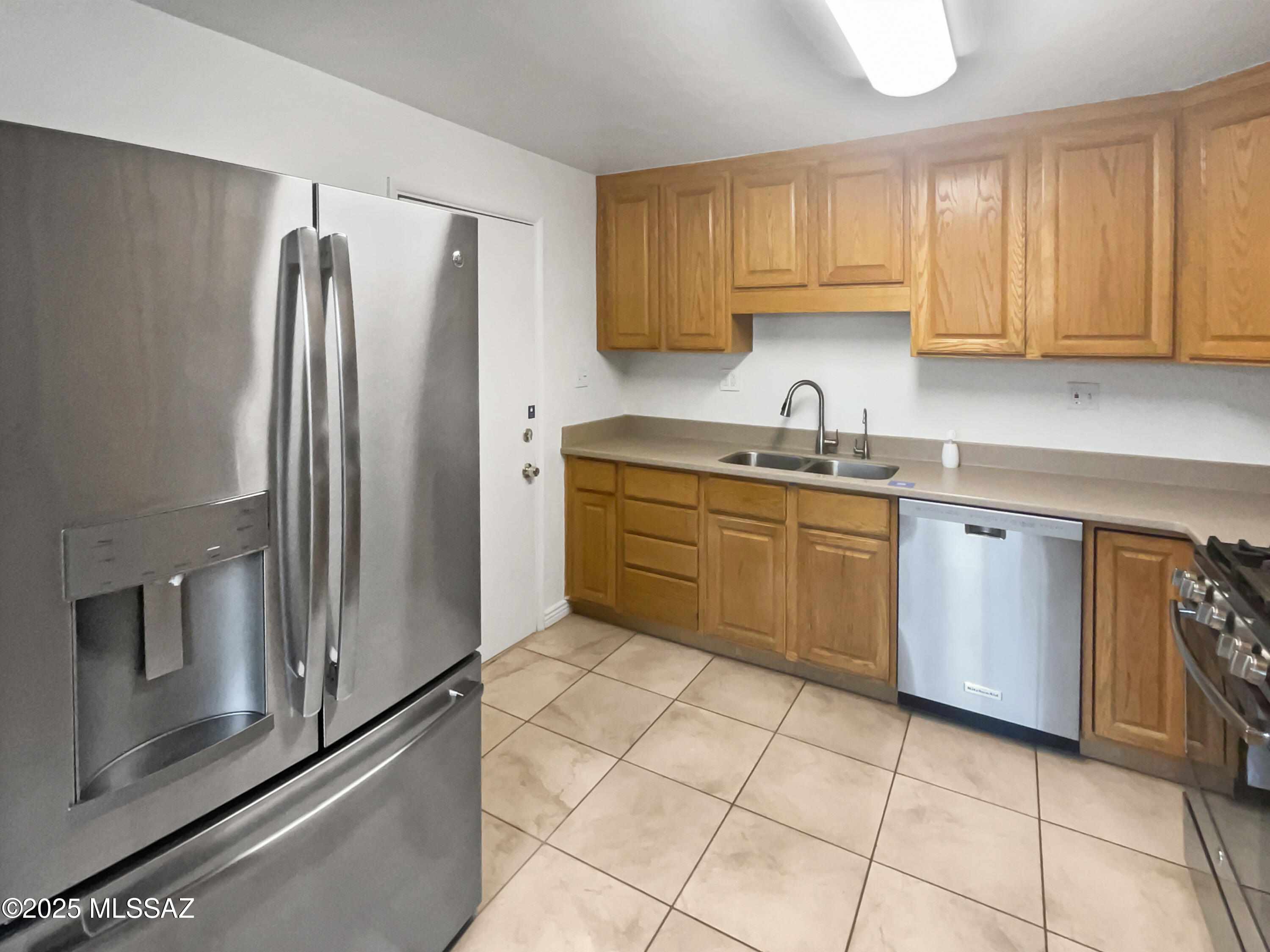 4813 E Seneca Street