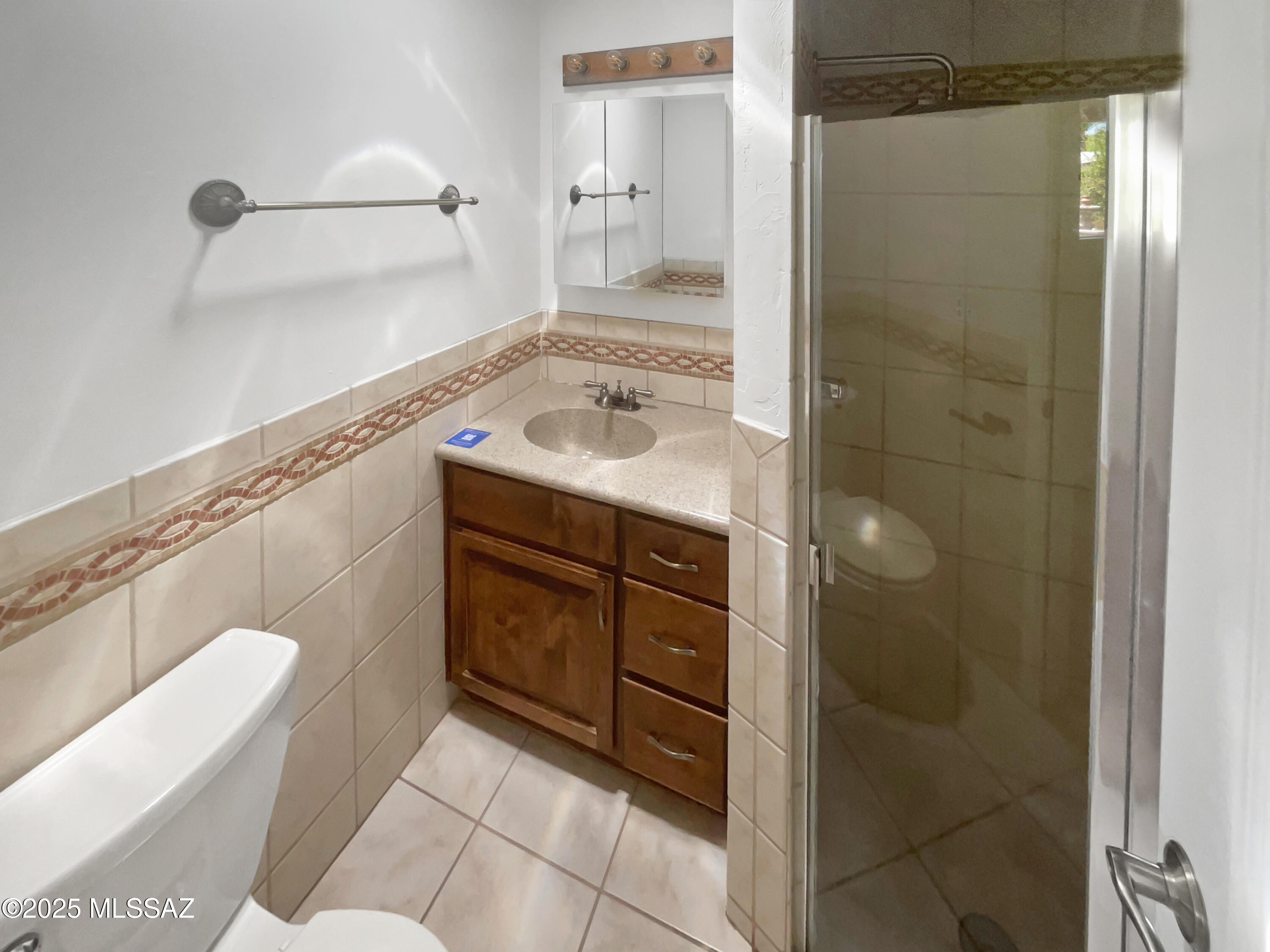 4813 E Seneca Street