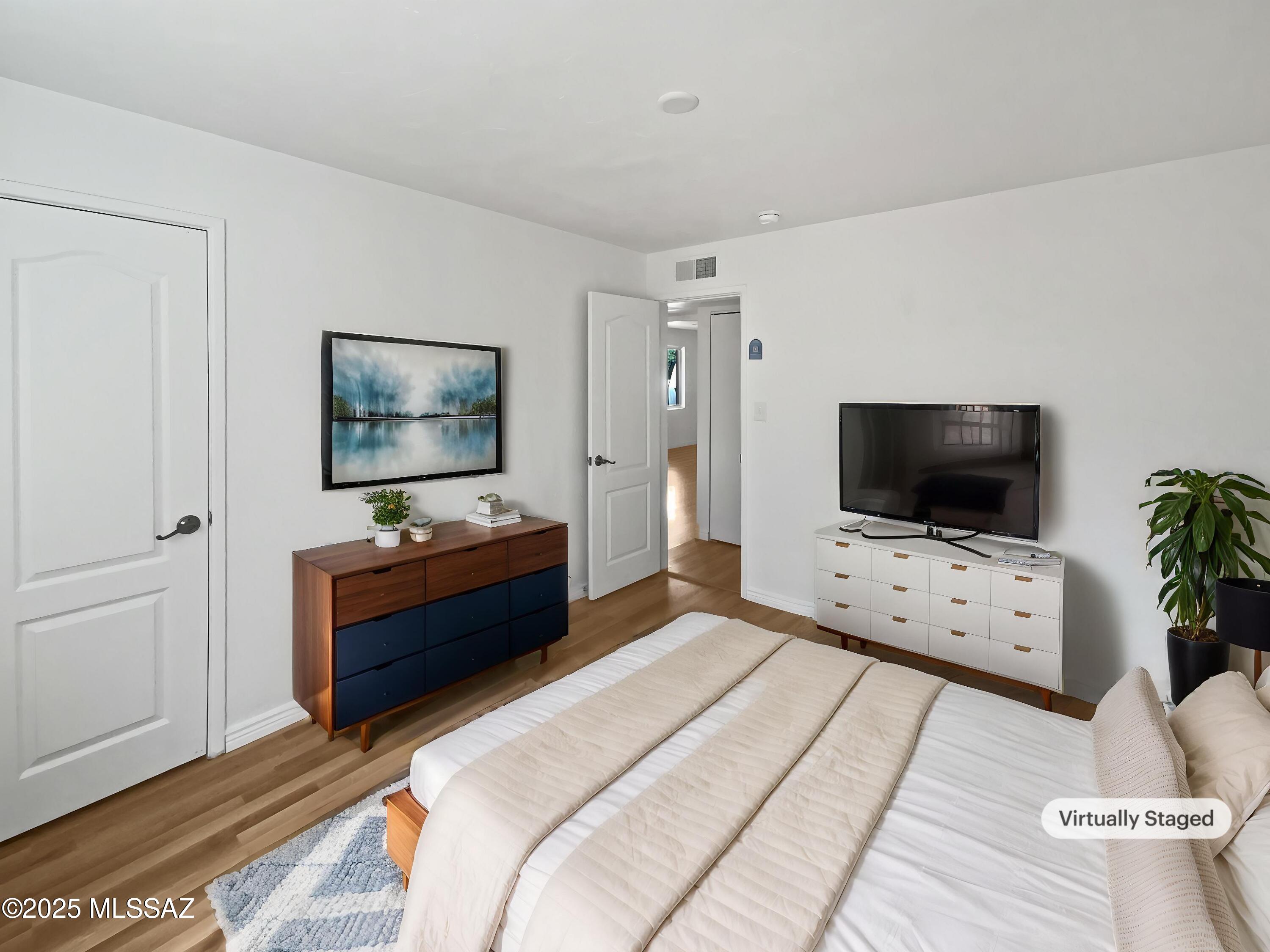 4813 E Seneca Street