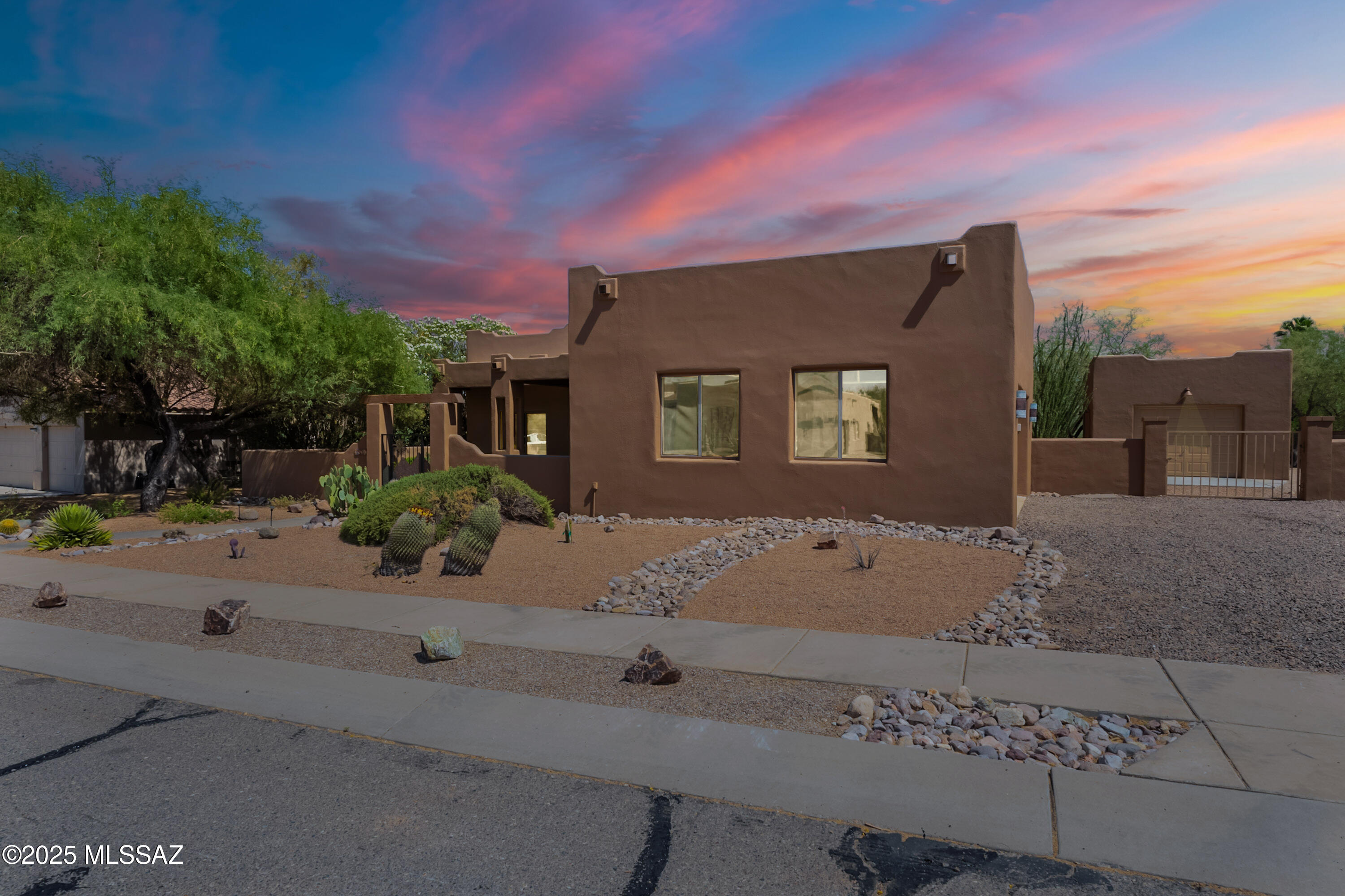 1531 W Placita Rio Pecos