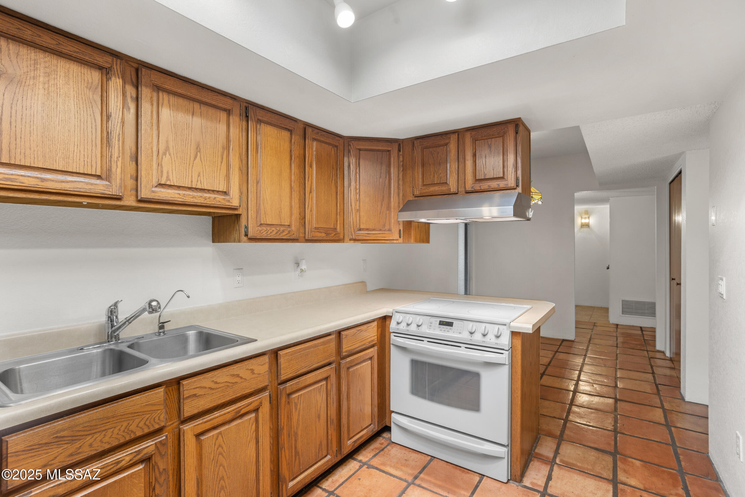 9350 E Speedway Boulevard UNIT 6