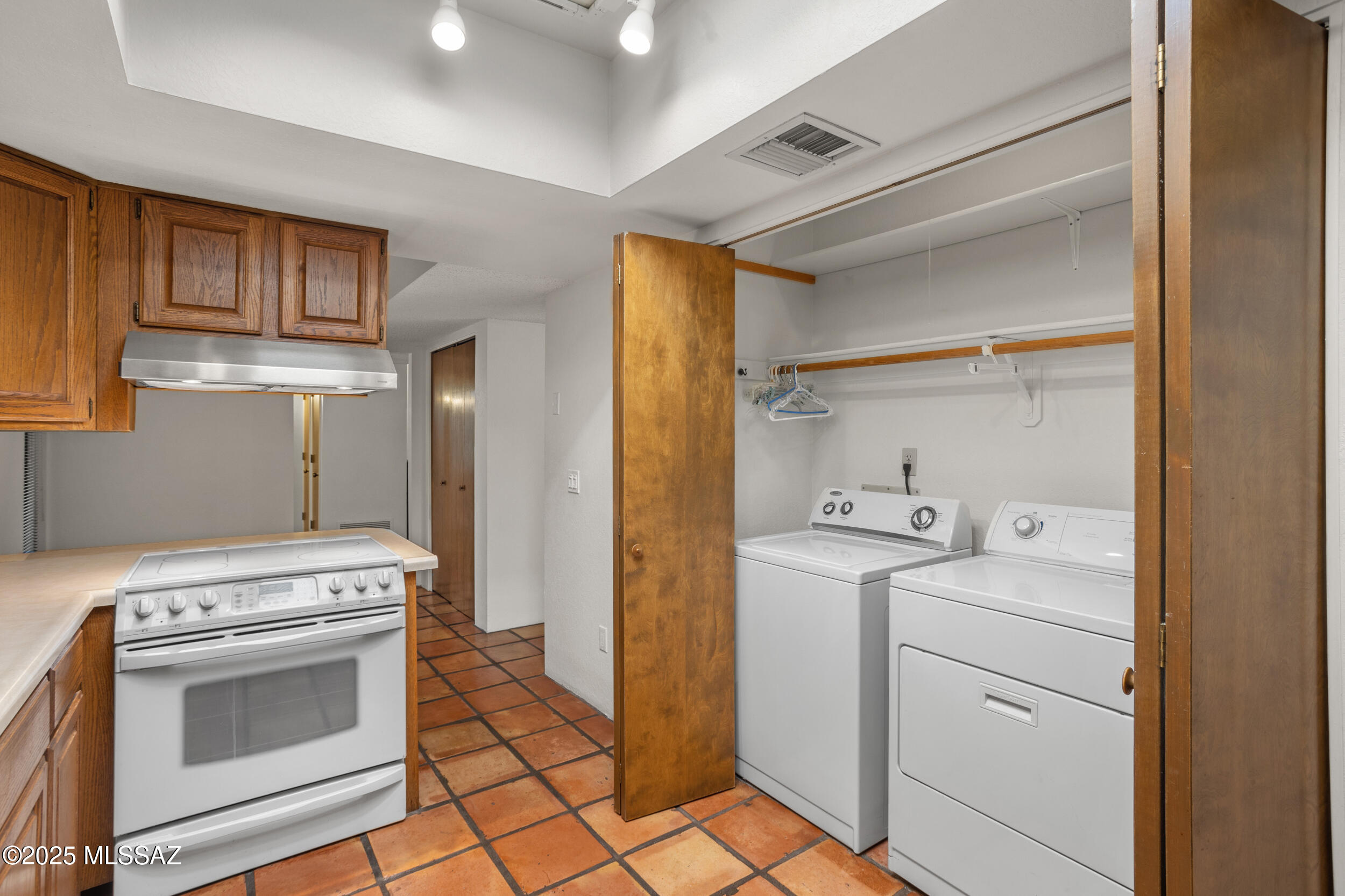 9350 E Speedway Boulevard UNIT 6