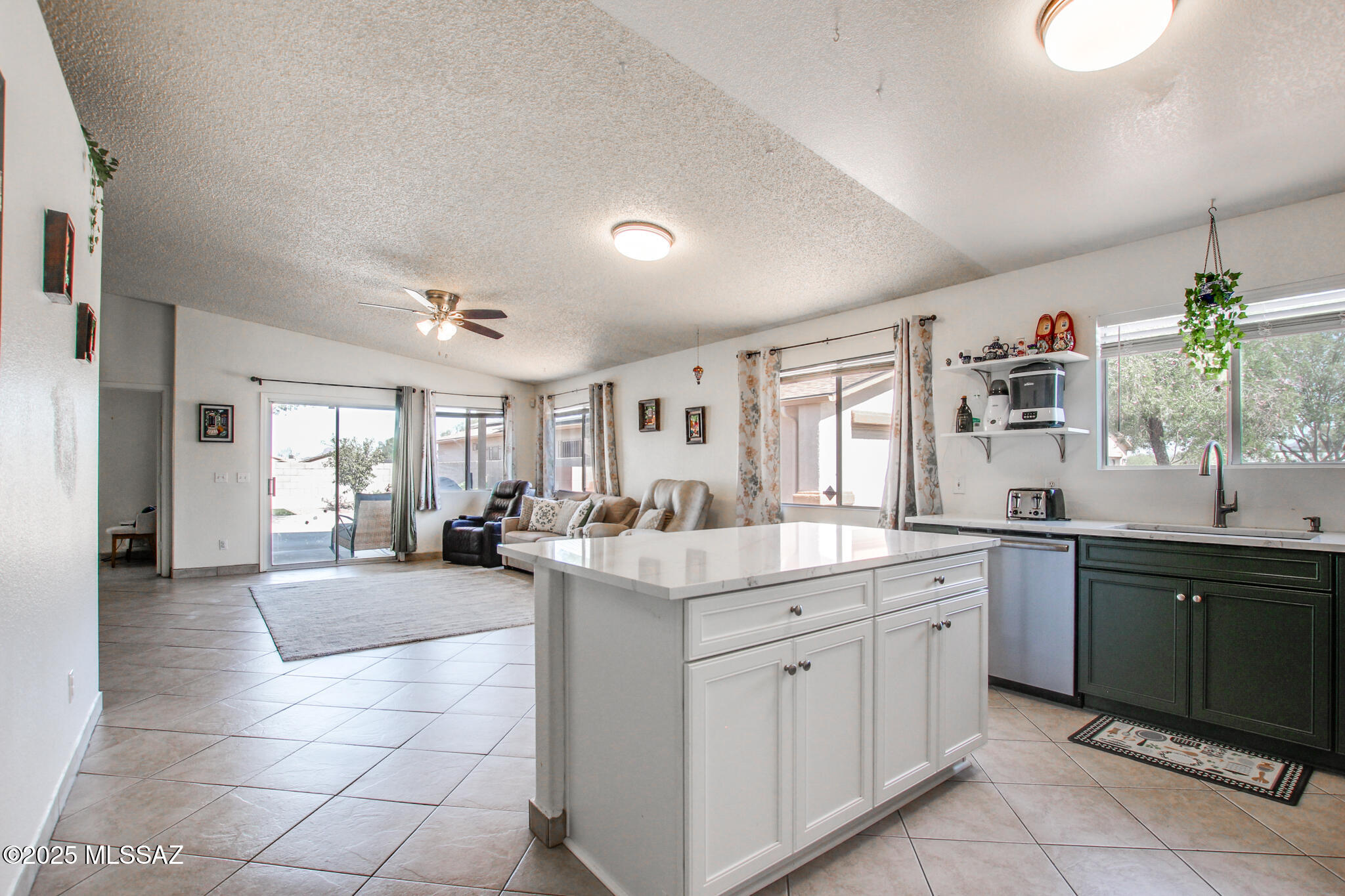 6075 N Applesauce Court