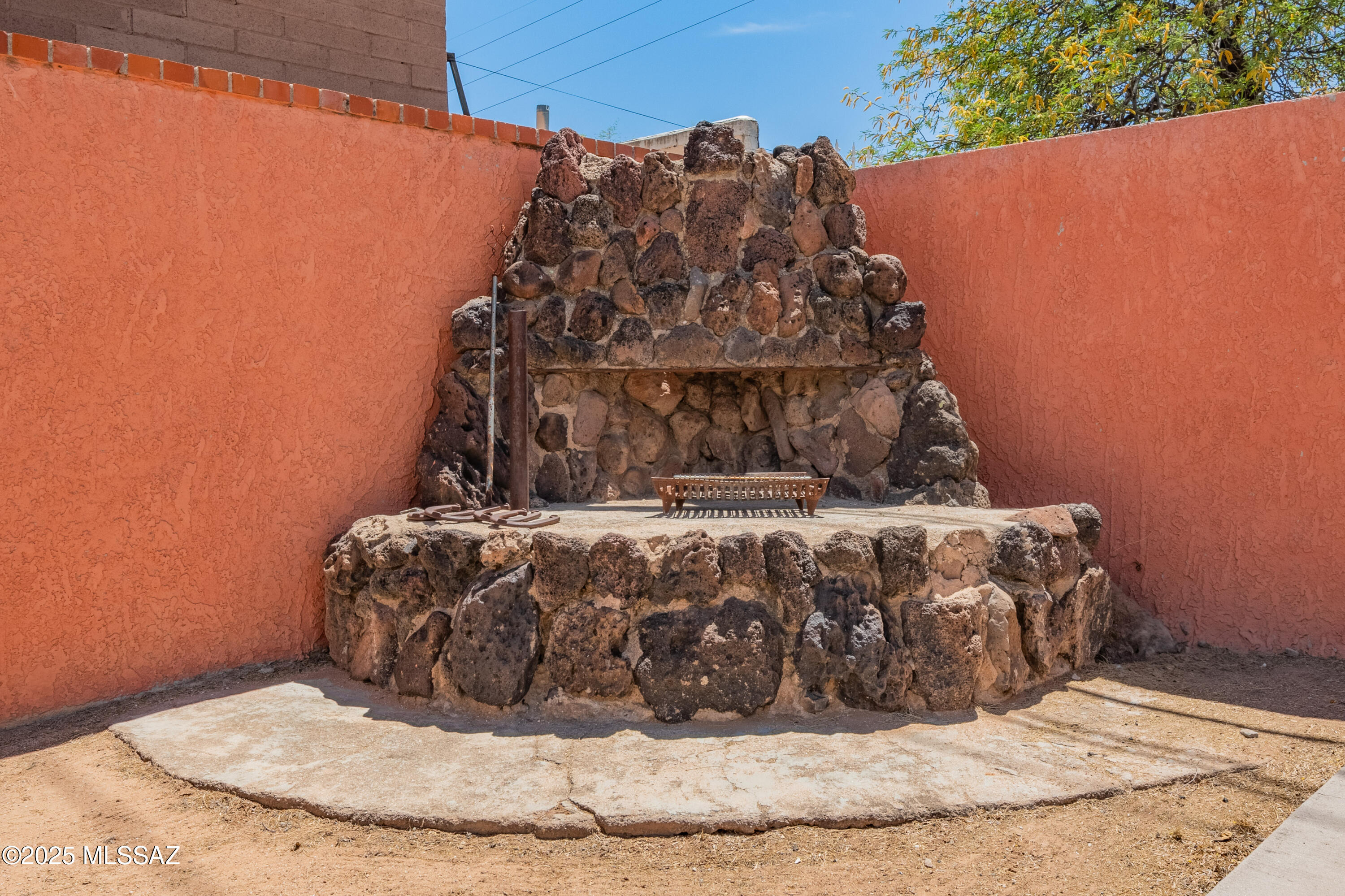 3956 E Camino De Palmas