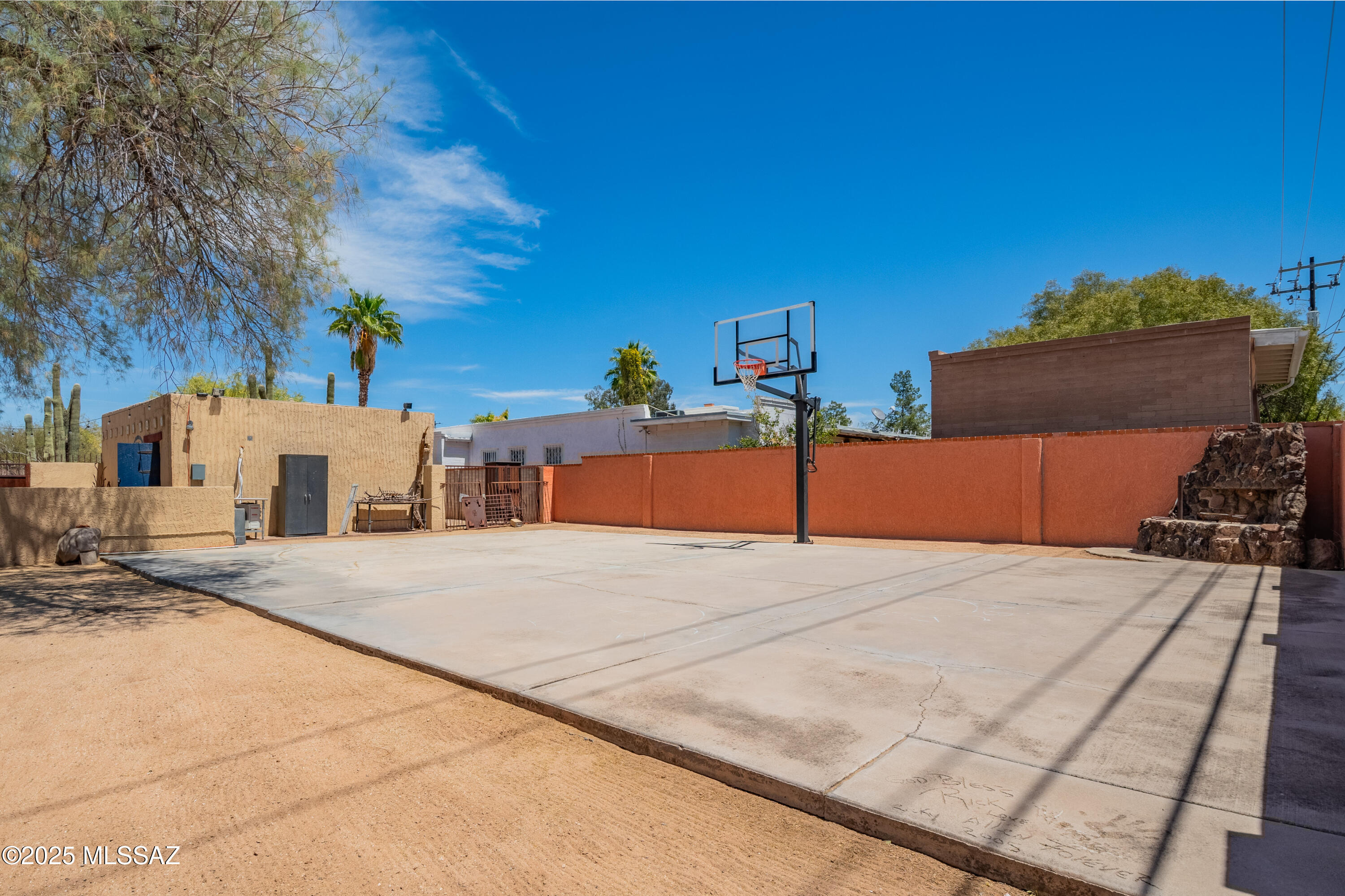 3956 E Camino De Palmas