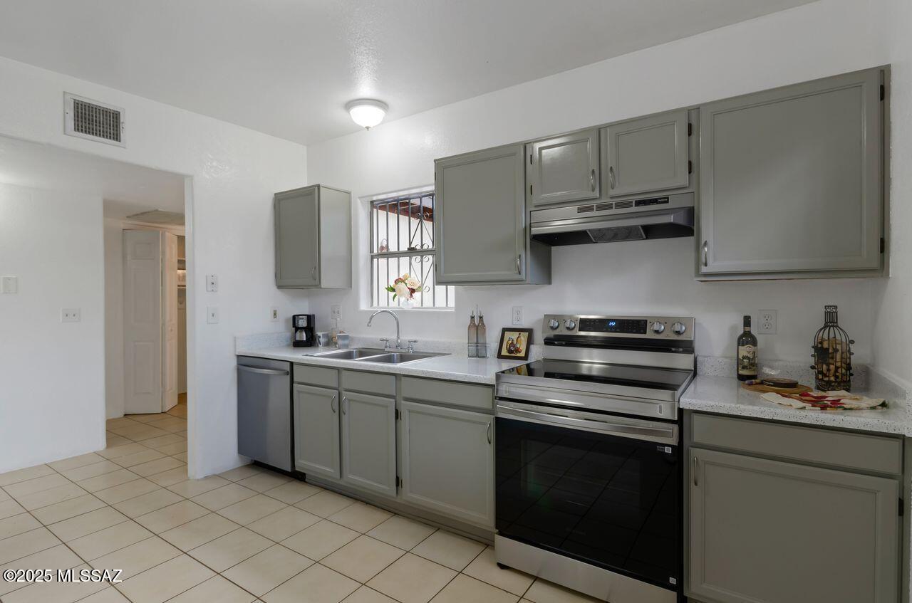 1765 W Elm Street