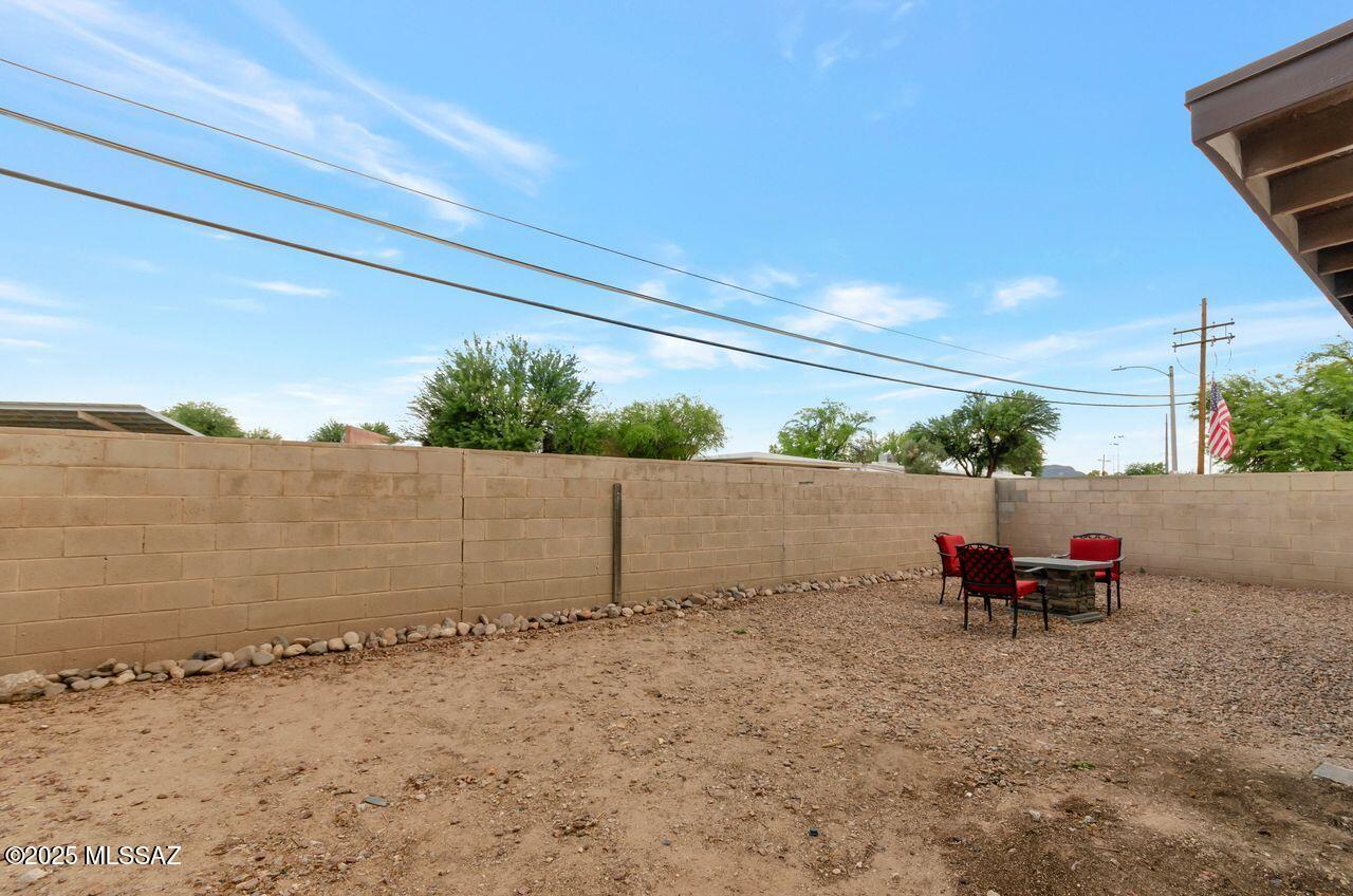 1765 W Elm Street