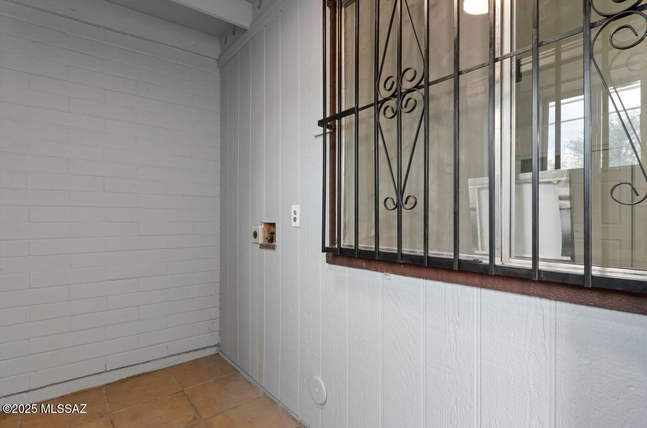 1765 W Elm Street
