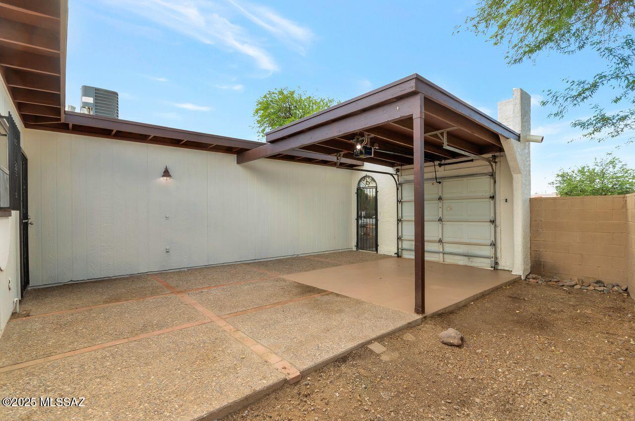 1765 W Elm Street