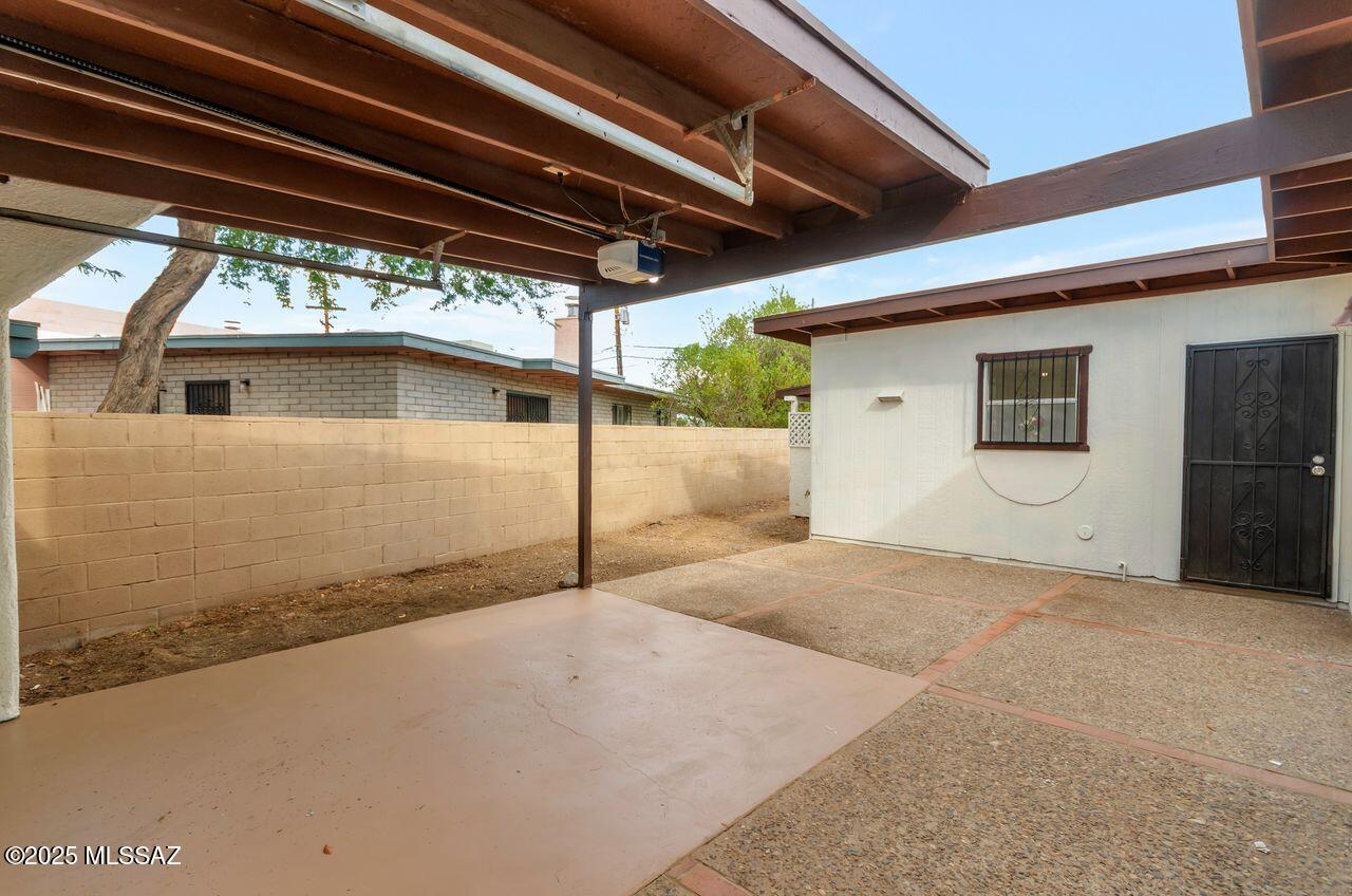 1765 W Elm Street
