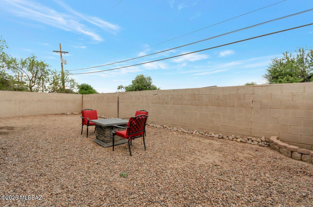1765 W Elm Street