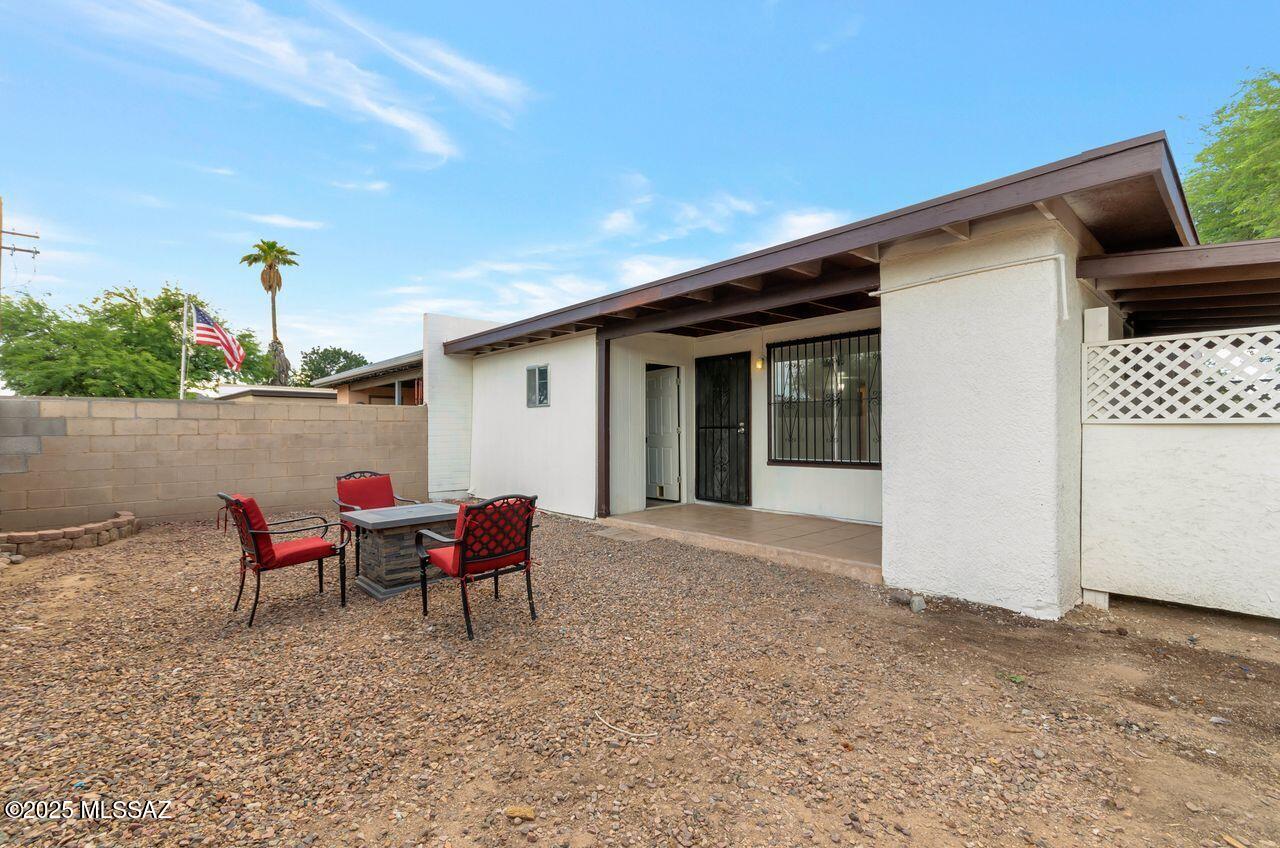 1765 W Elm Street