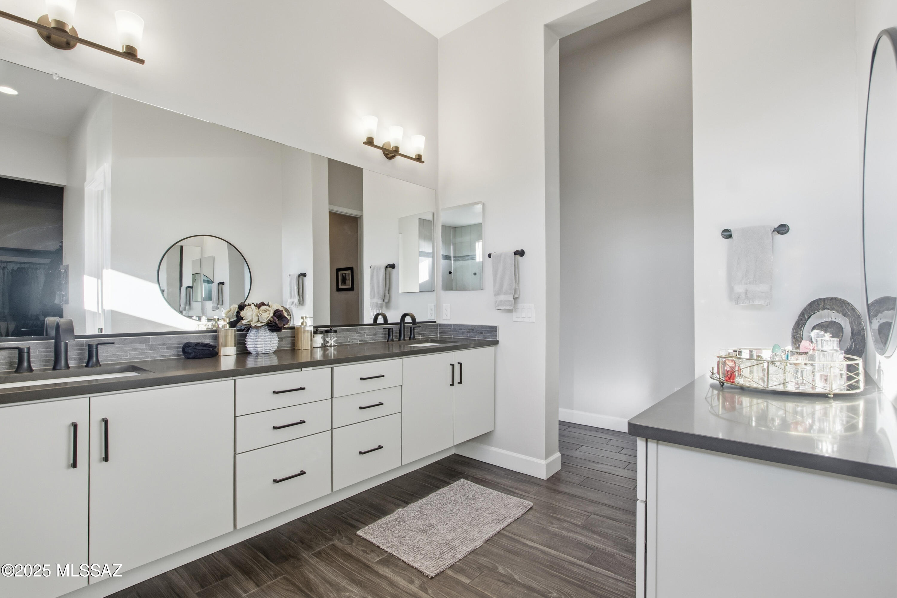 2140 W Sonoran Hill Court