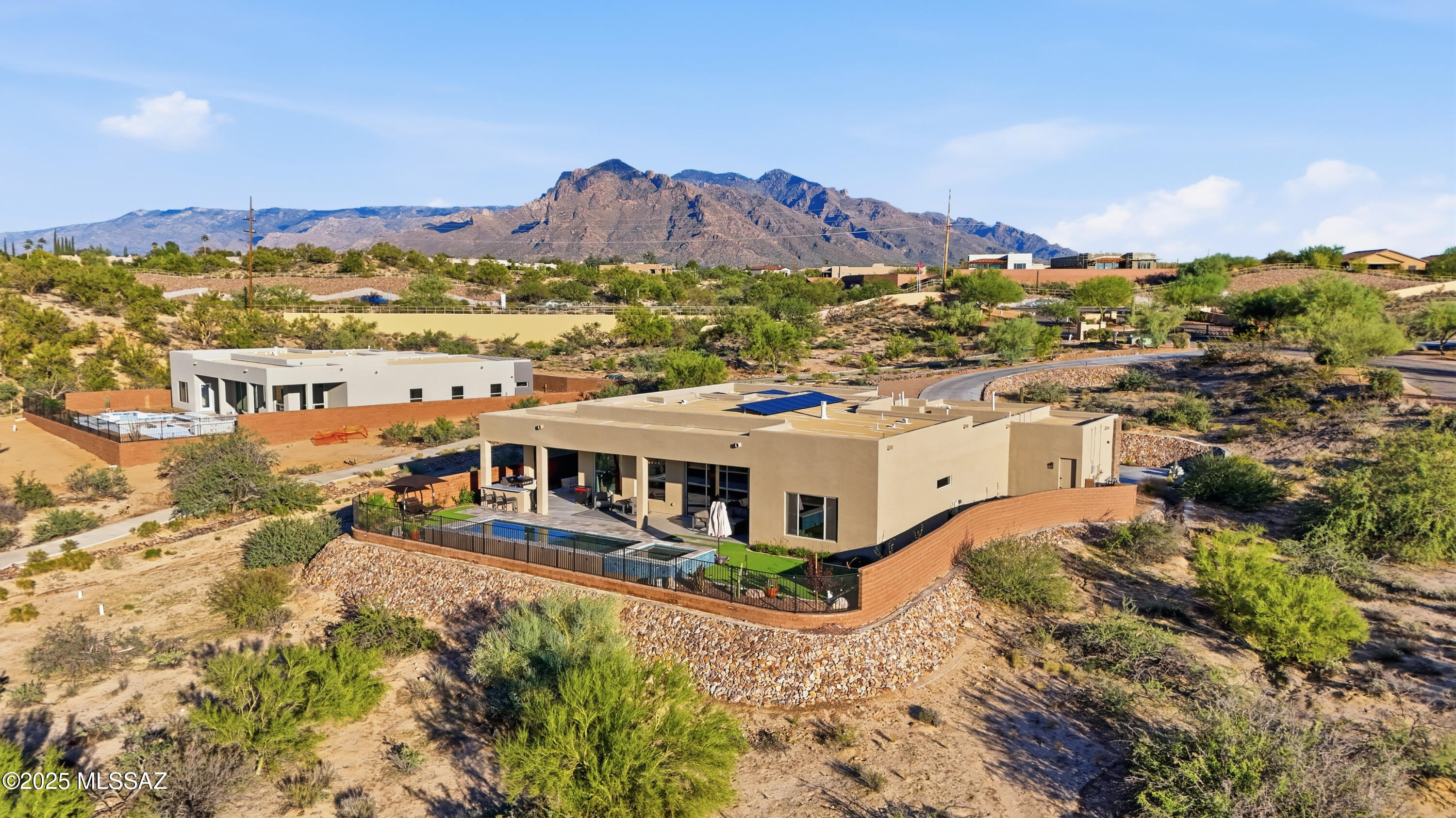 2140 W Sonoran Hill Court