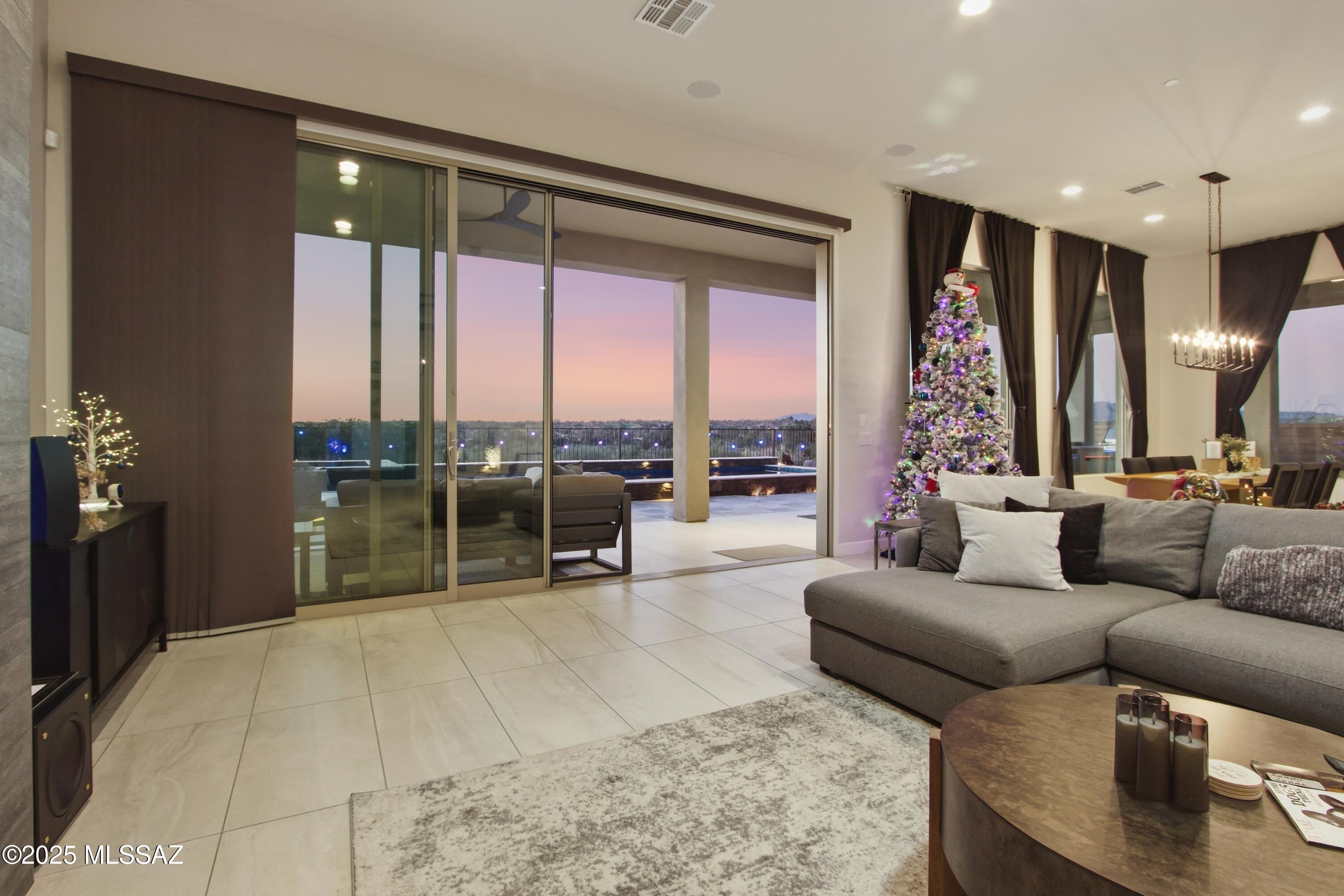 2140 W Sonoran Hill Court