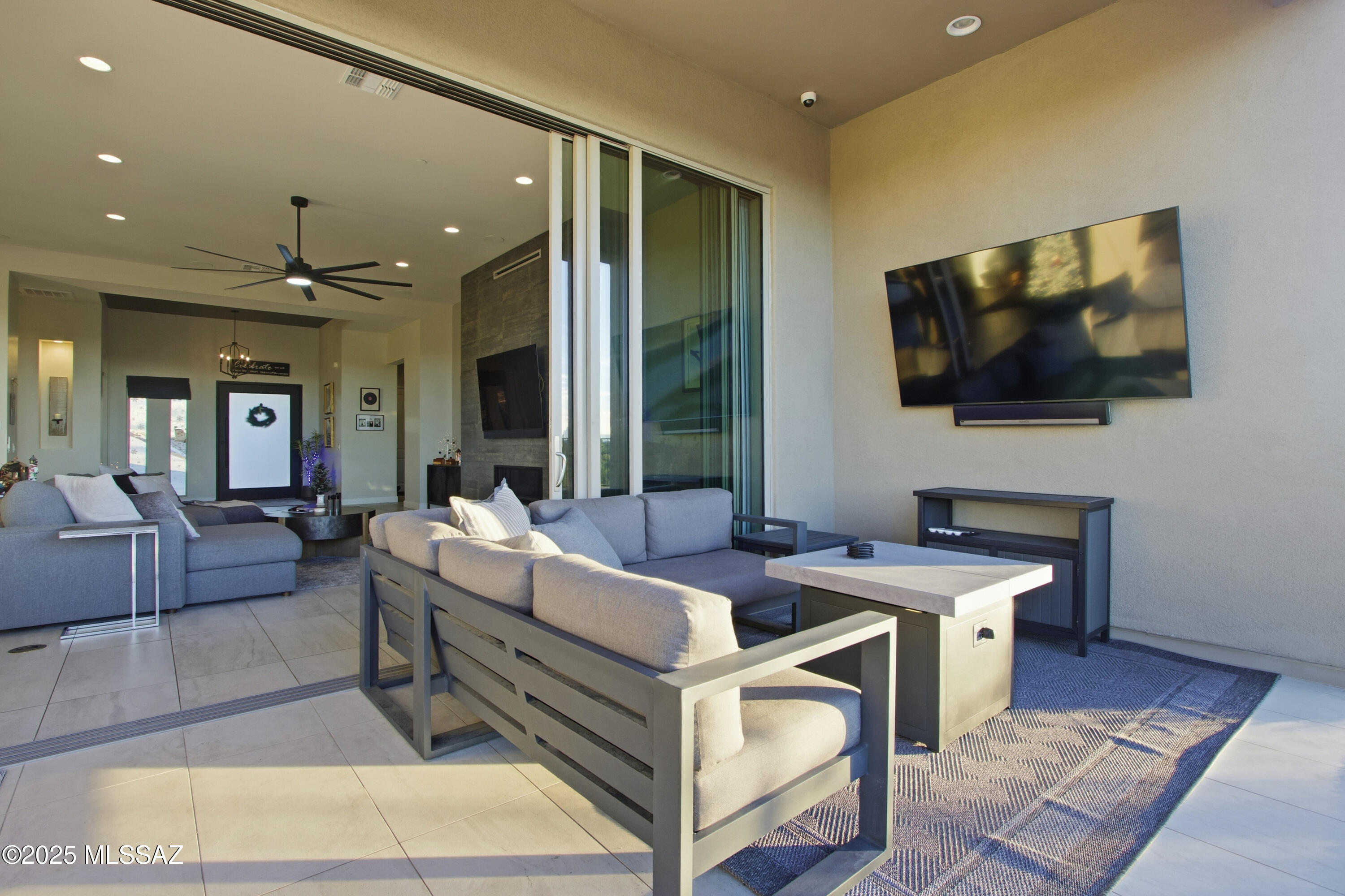 2140 W Sonoran Hill Court