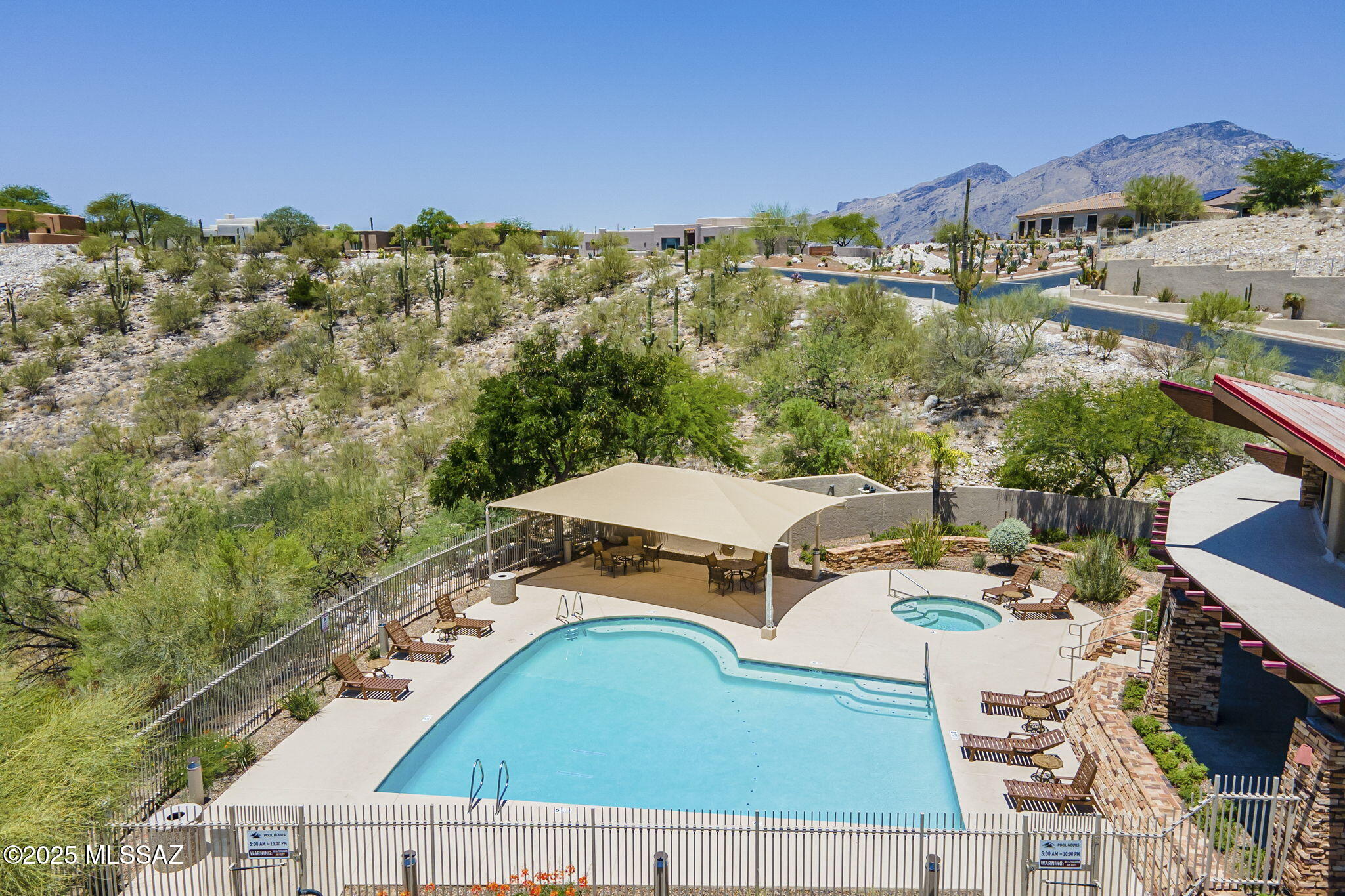 4318 N Sunset Cliff Drive