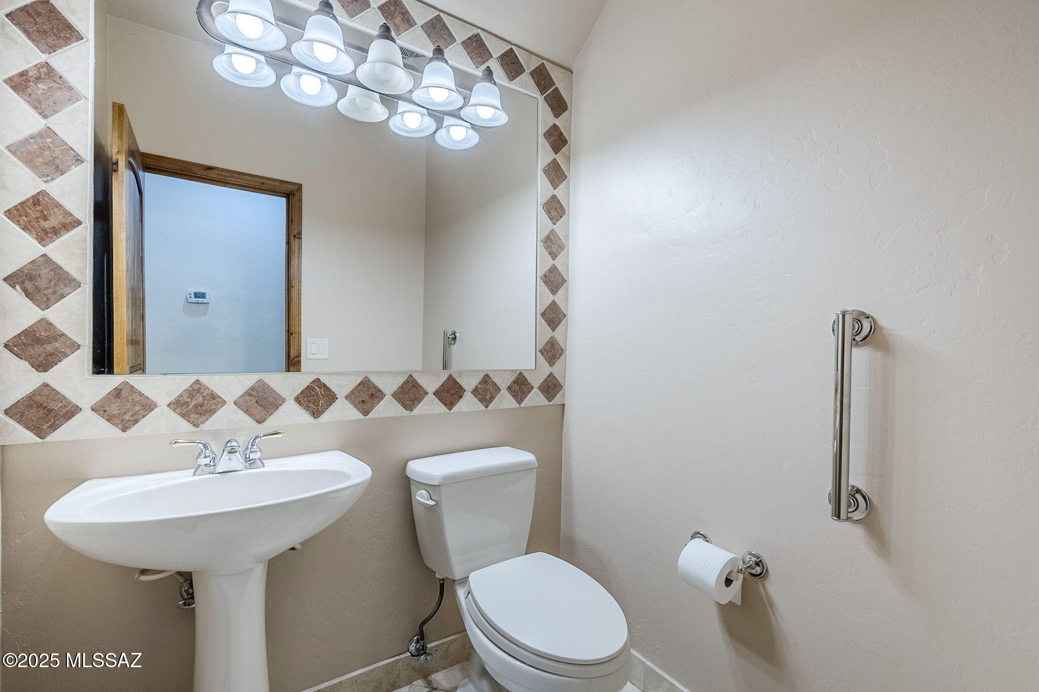 4318 N Sunset Cliff Drive