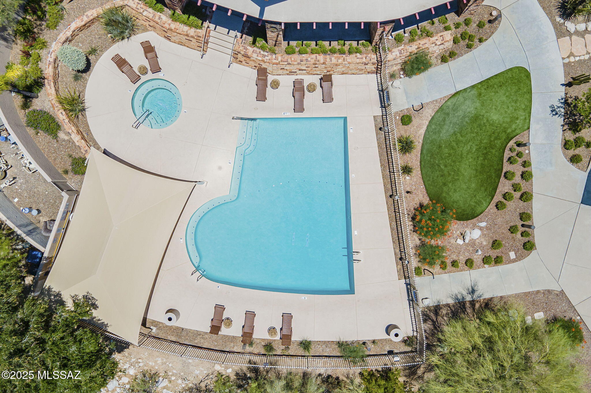 4318 N Sunset Cliff Drive